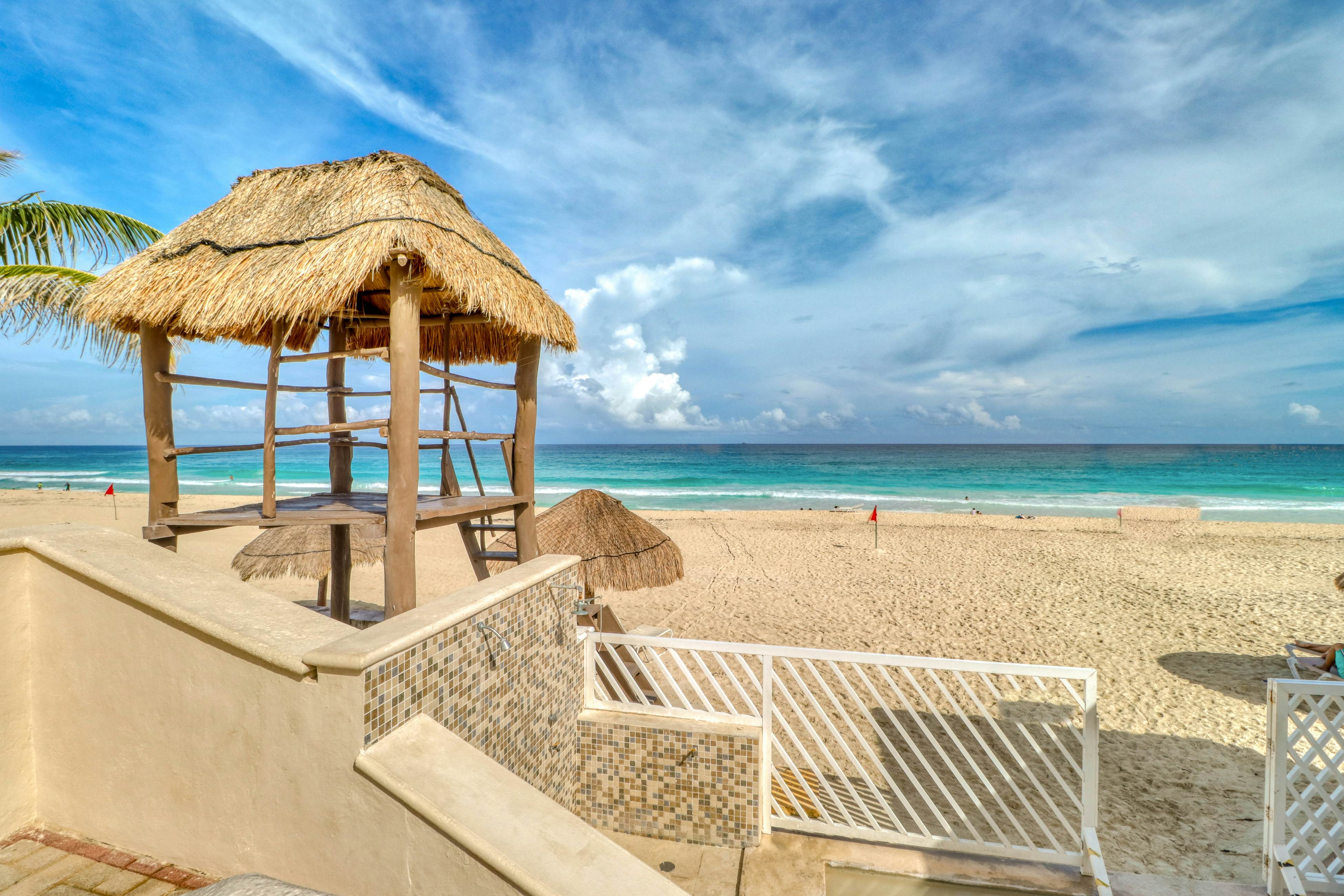 Suites Brisas # 5003, Framboyan Hotel Zone