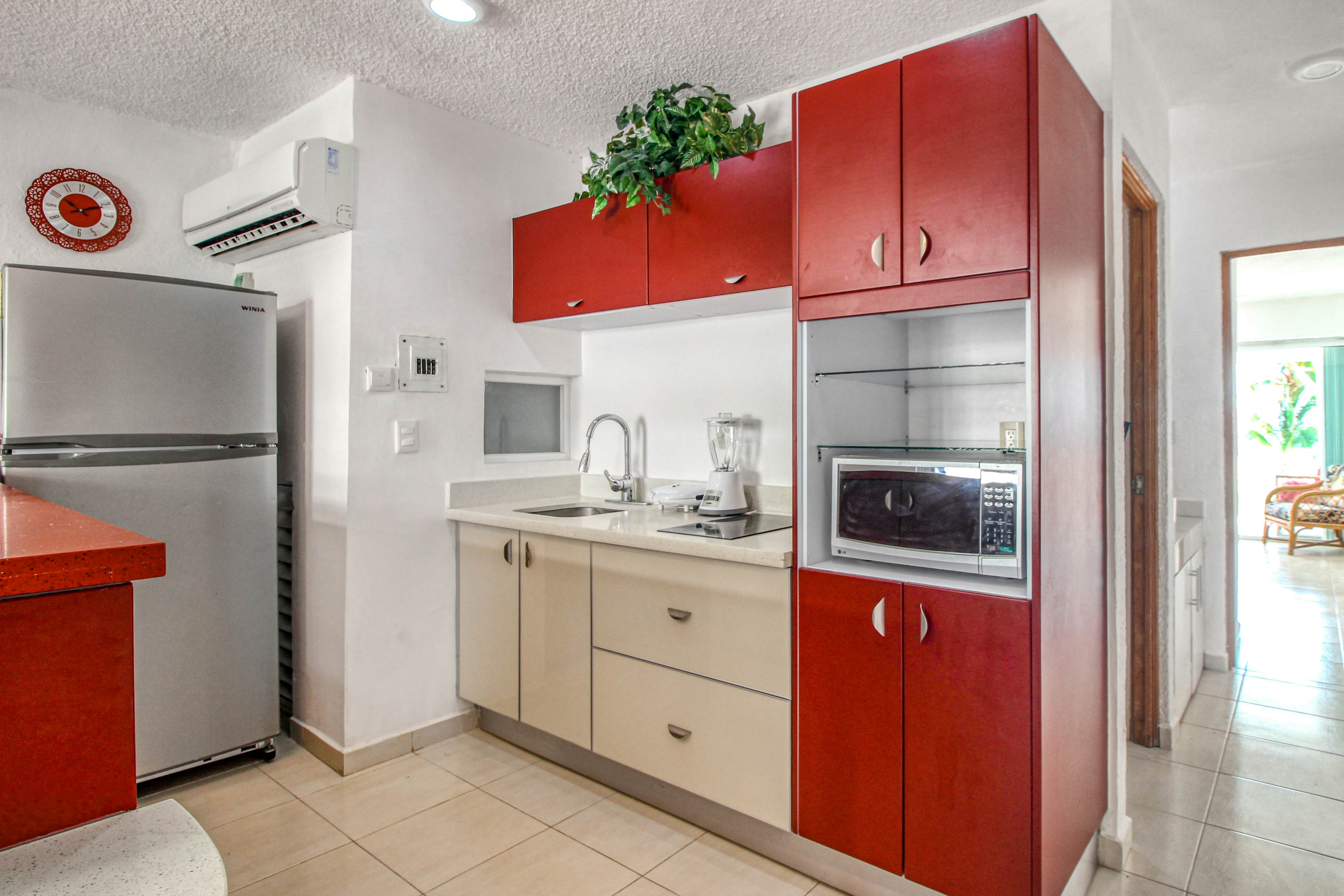 Suites Brisas # 5003, Framboyan Hotel Zone