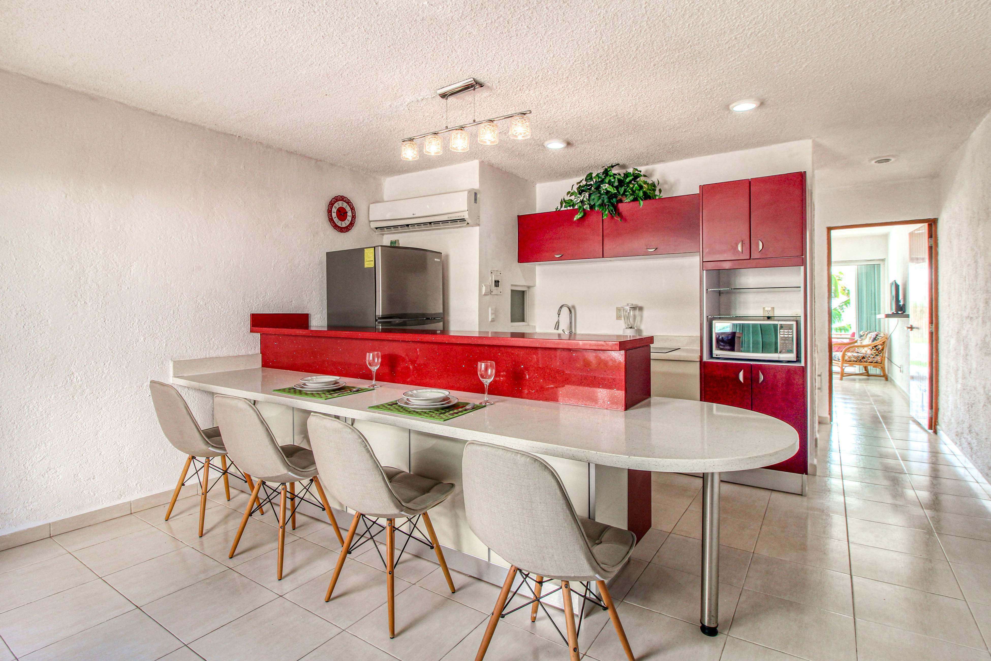 Suites Brisas # 5003, Framboyan Hotel Zone