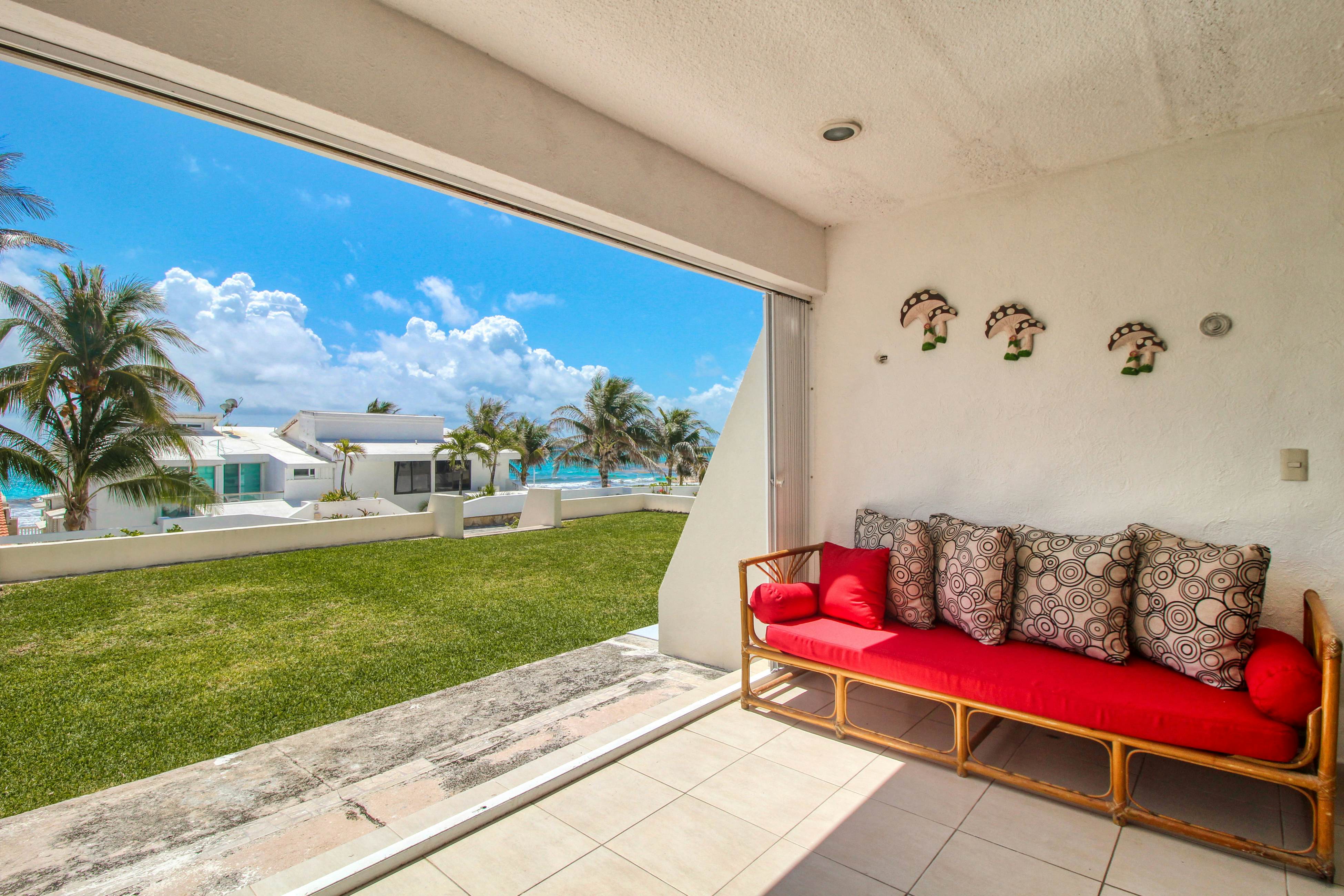 Suites Brisas # 5003, Framboyan Hotel Zone