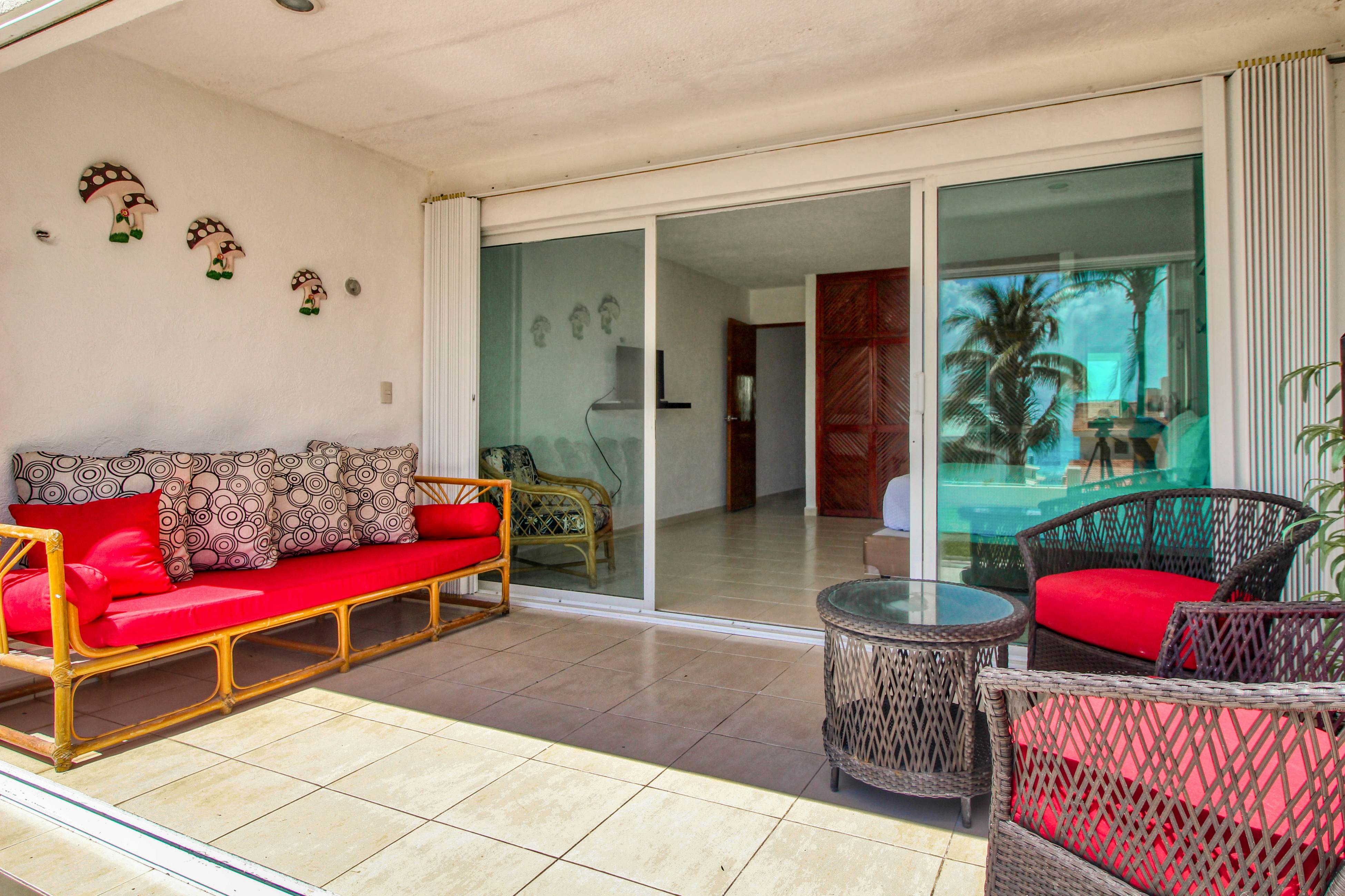 Suites Brisas # 5003, Framboyan Hotel Zone