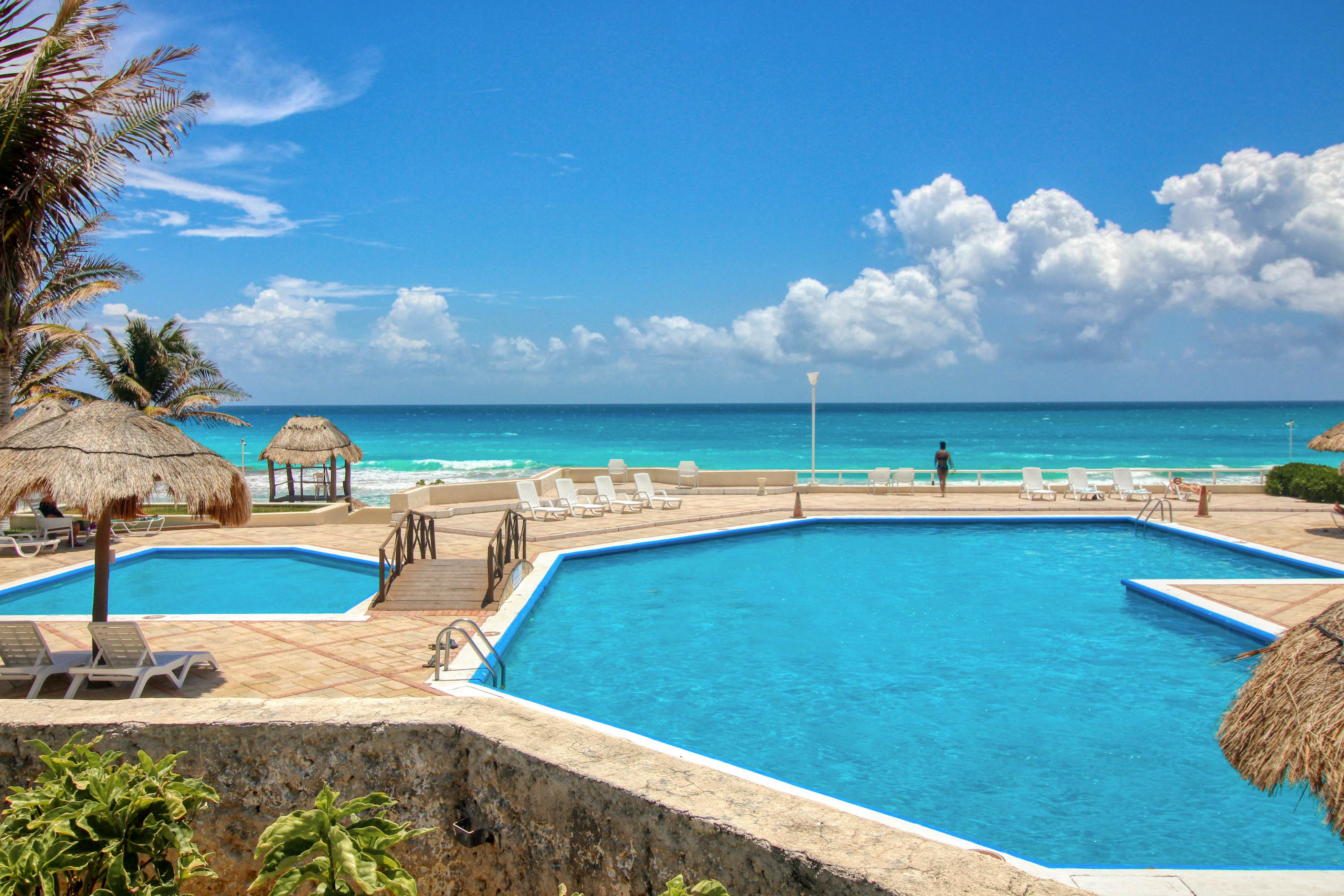 Suites Brisas # 5003, Framboyan Hotel Zone