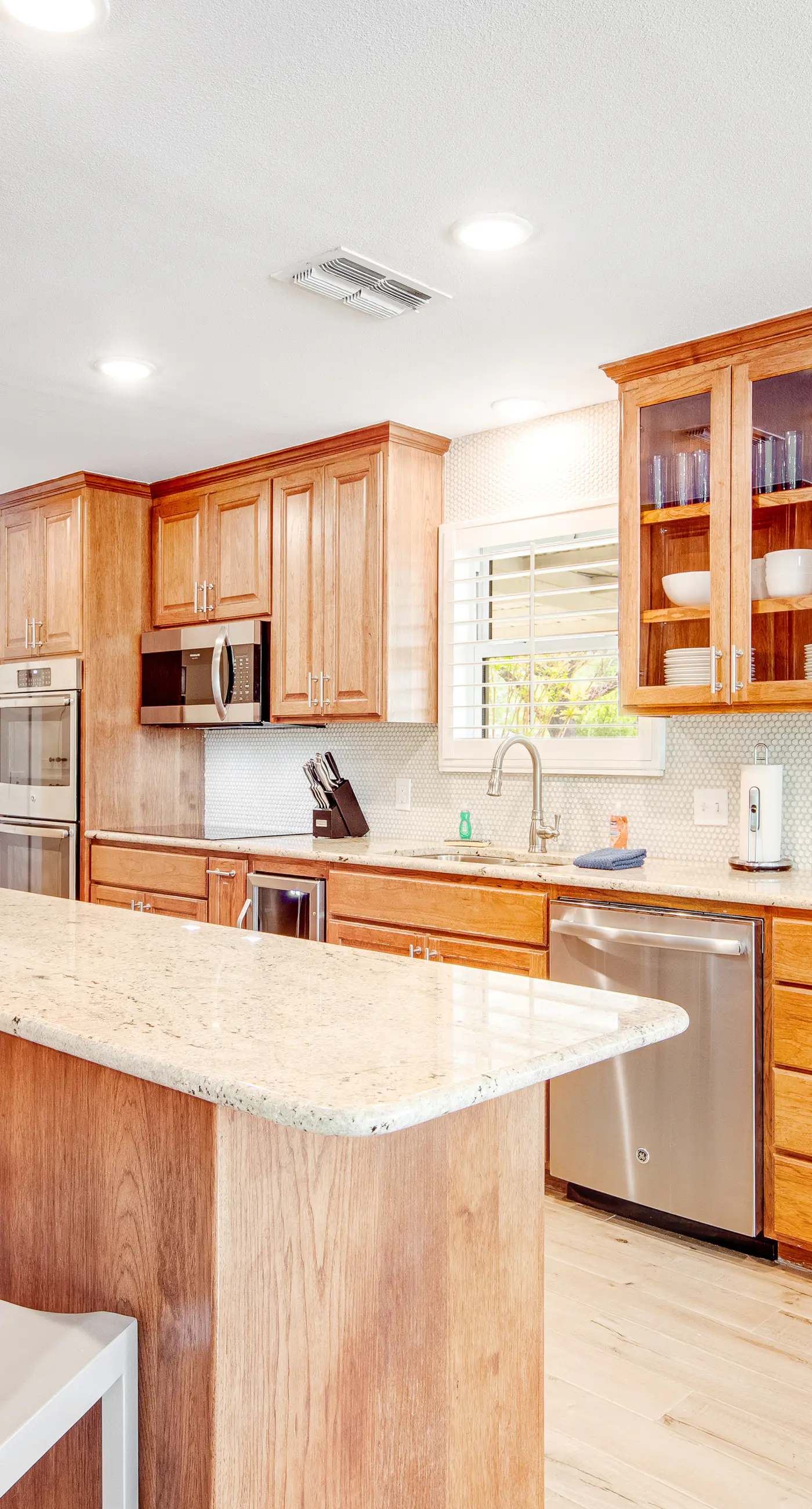 Lakefront Lodge 4 BD Kingsland, TX Vacation Rental Vacasa