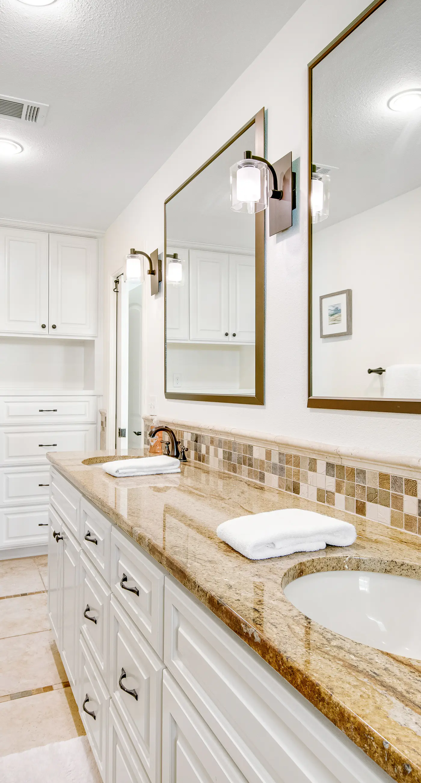 Lakefront Lodge 4 BD Kingsland, TX Vacation Rental Vacasa