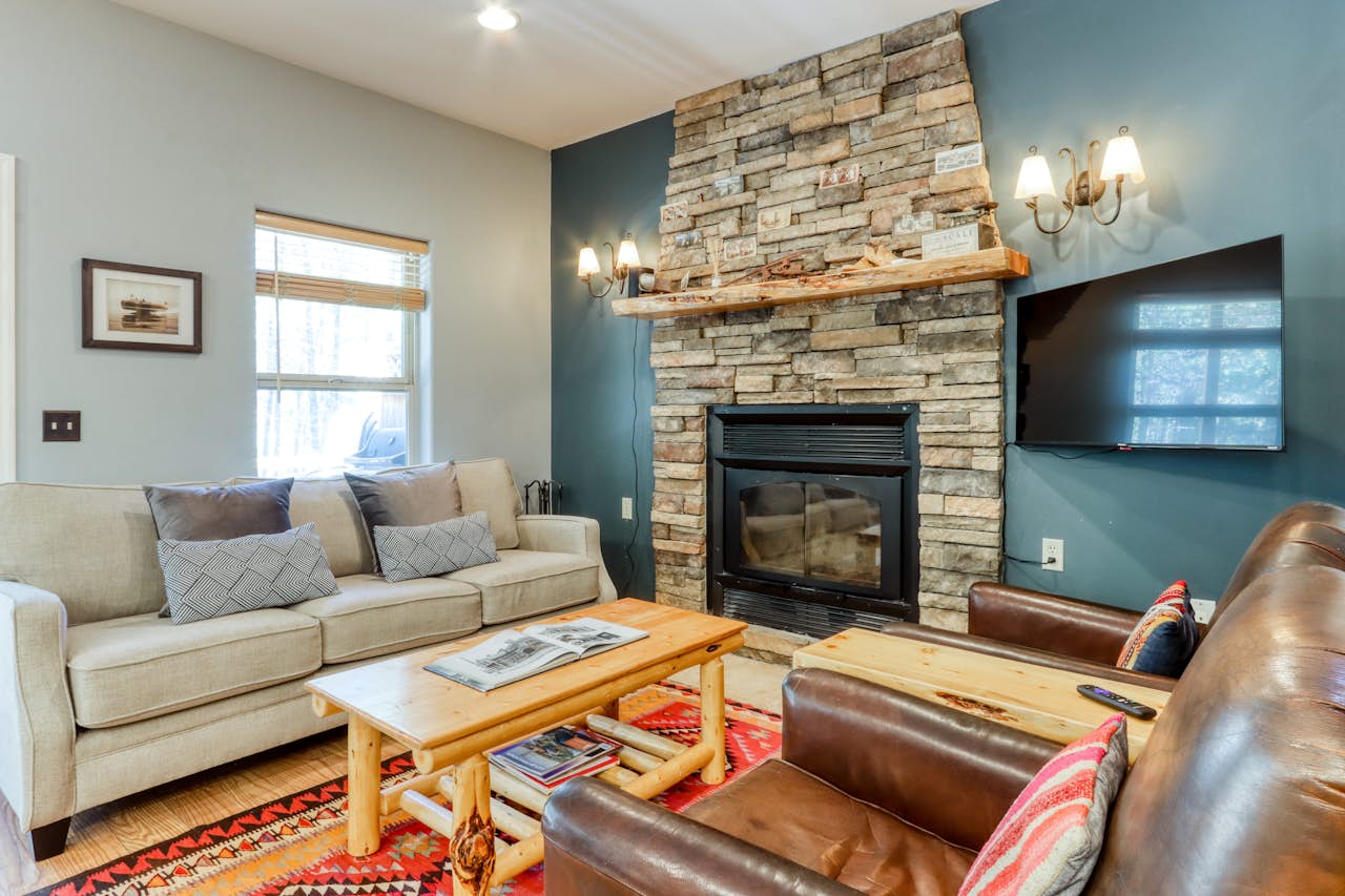 Deschutes River Getaway 3 BD Sunriver, OR Vacation Rental Vacasa