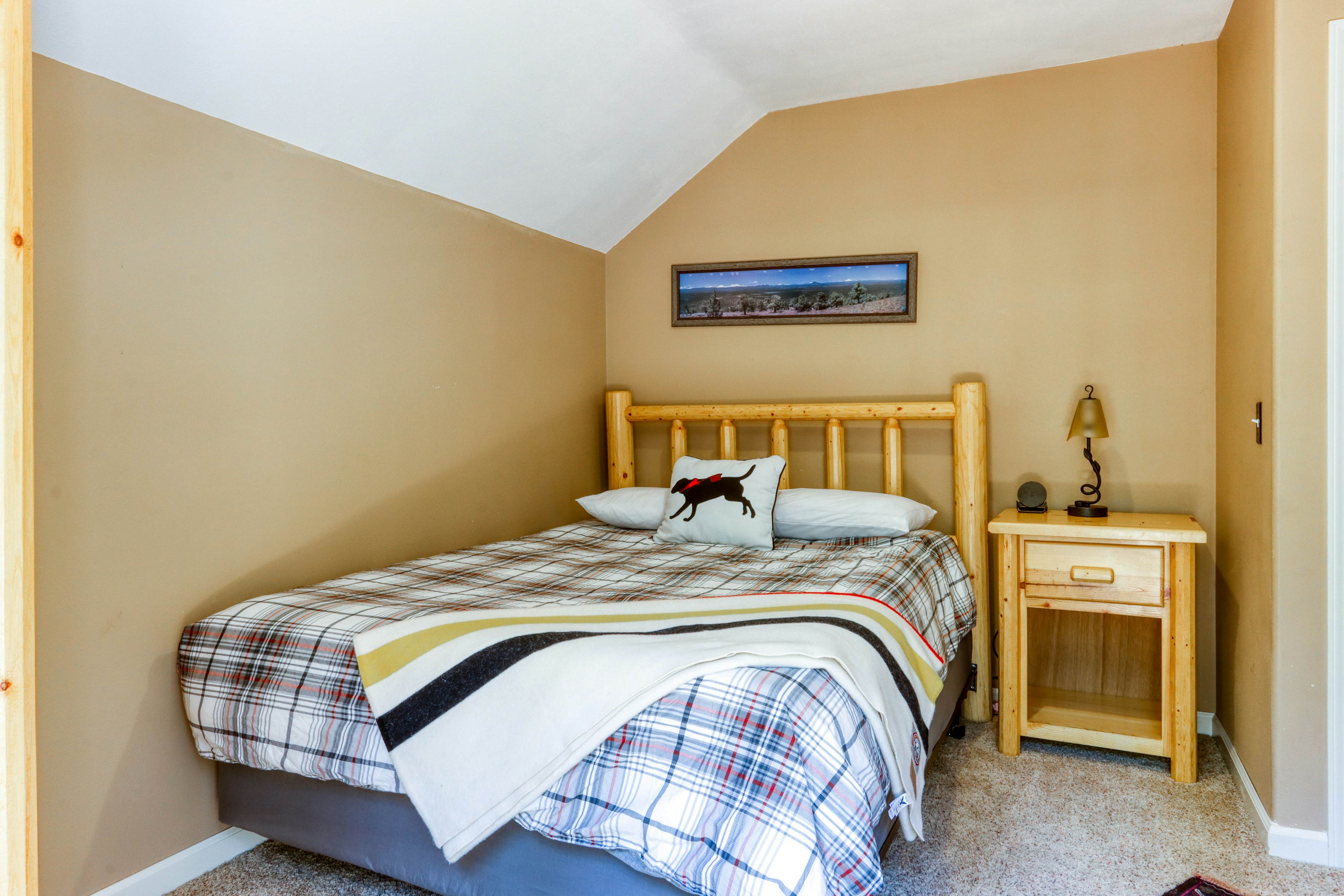 Deschutes River Getaway 3 BD Sunriver, OR Vacation Rental Vacasa