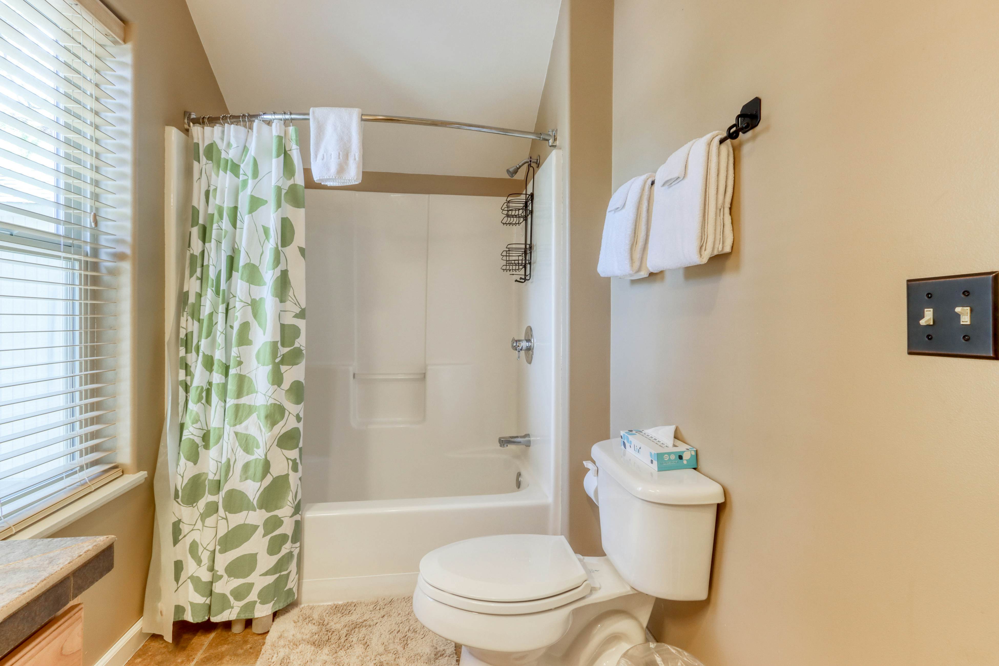 Deschutes River Getaway 3 BD Sunriver, OR Vacation Rental Vacasa