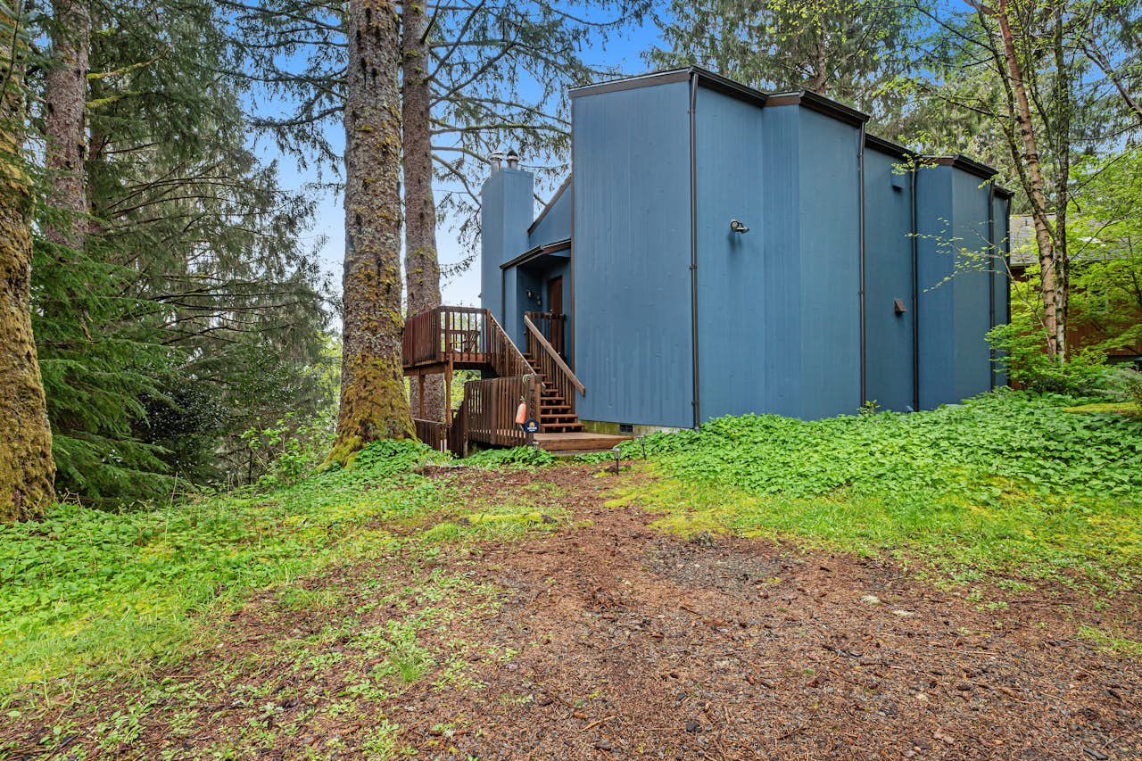 Neahkahnie Mountain Home 4 BD Nehalem, OR Vacation Rental Vacasa