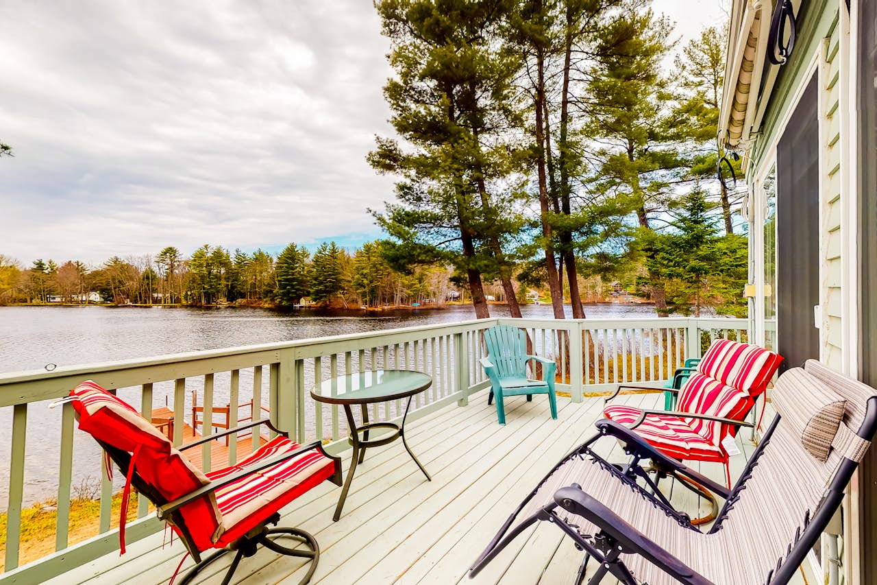 Lady and the Lake | 3 BD Sanford, ME Vacation Rental | Vacasa