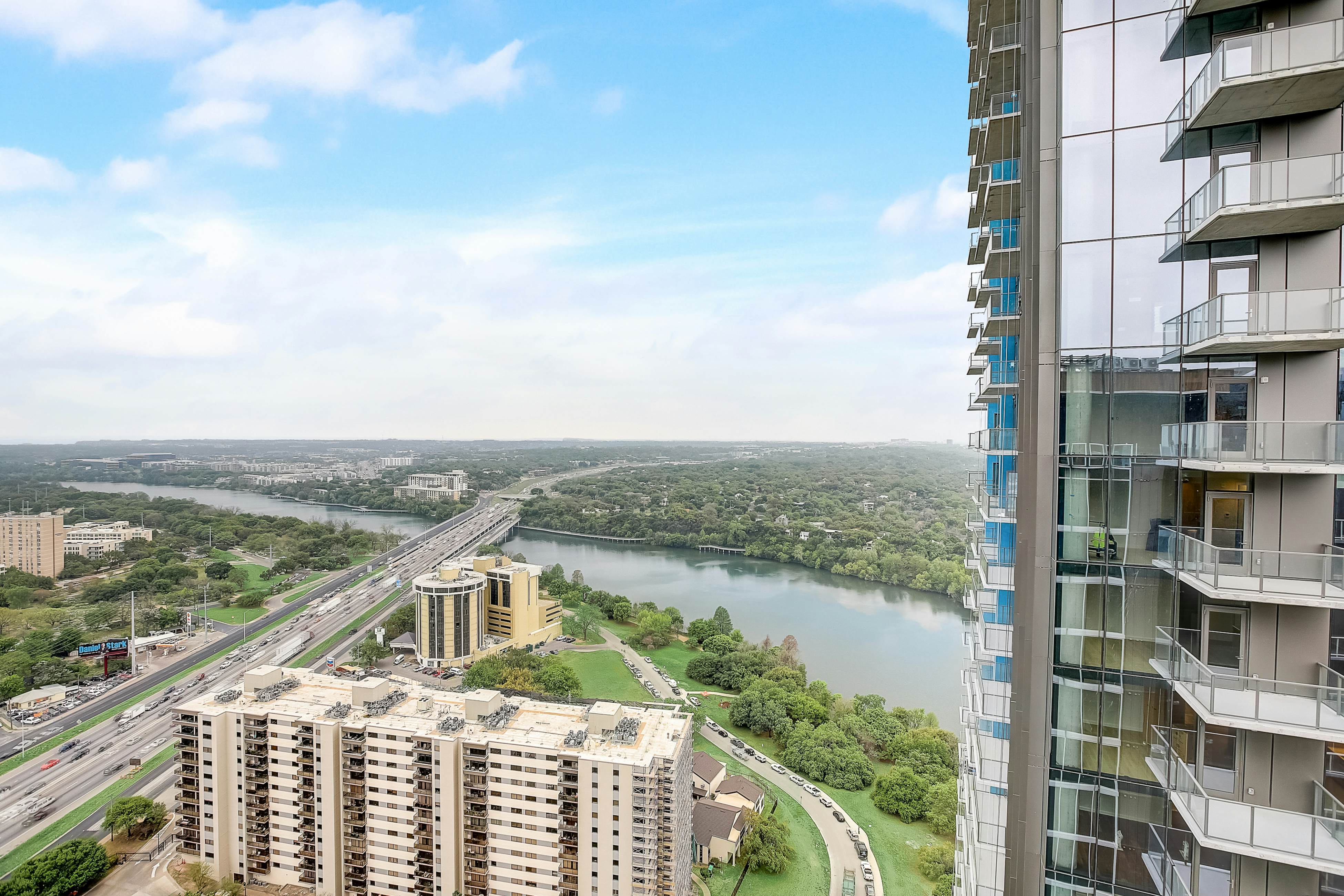 Natiivo Austin Skyline Vistas