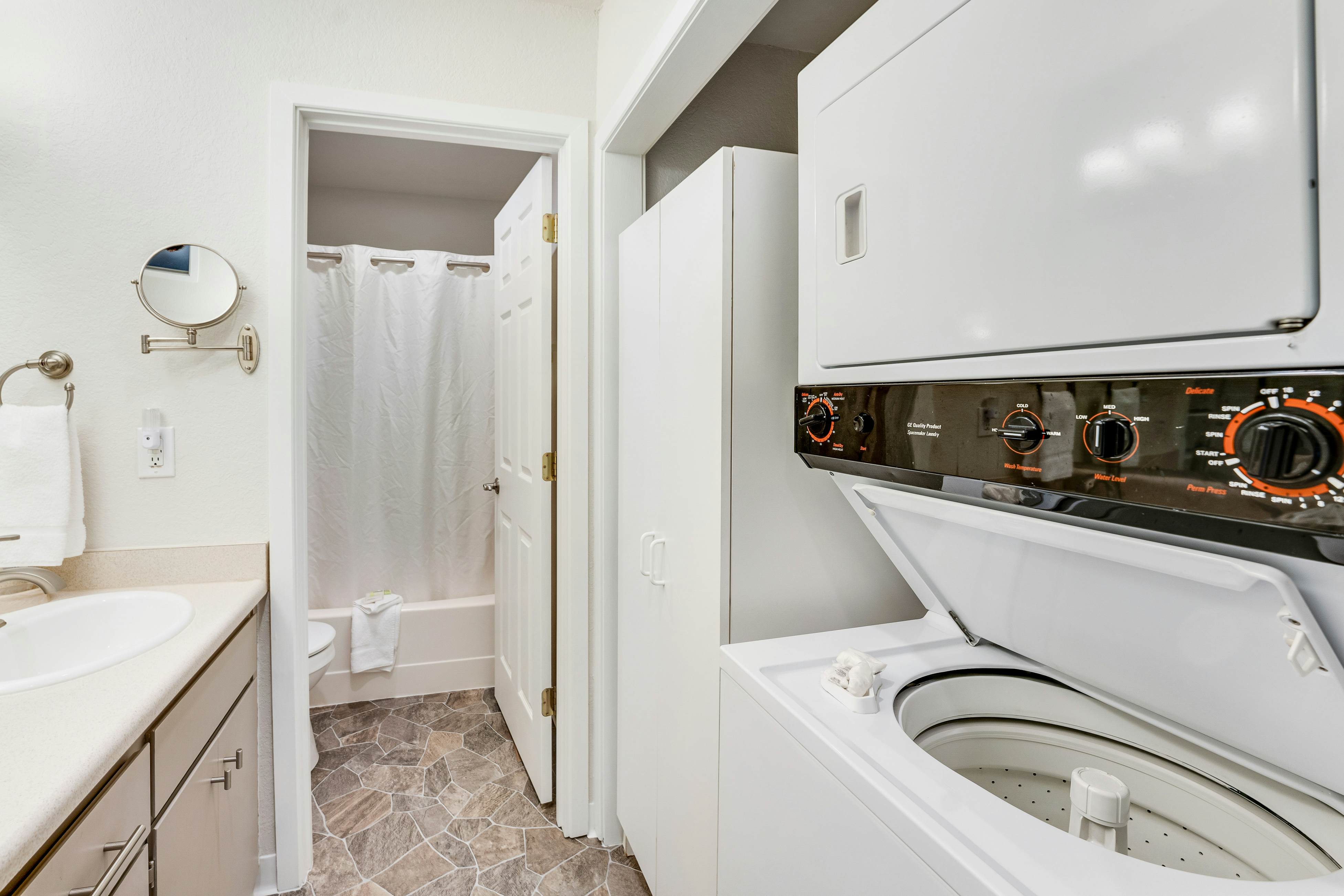 Lake Chelan Shores - Sweet Retreat  #3-3