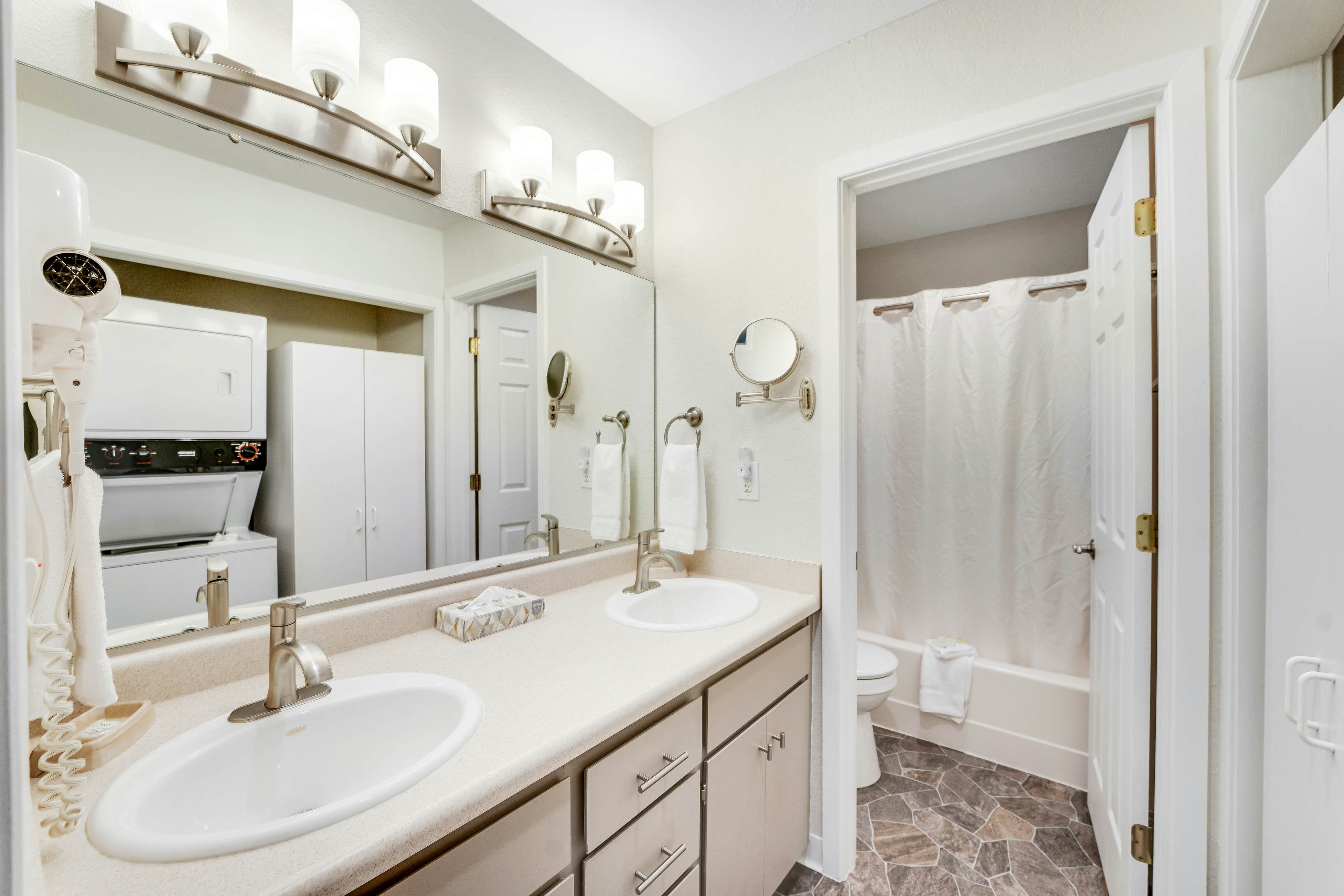 Lake Chelan Shores - Sweet Retreat  #3-3