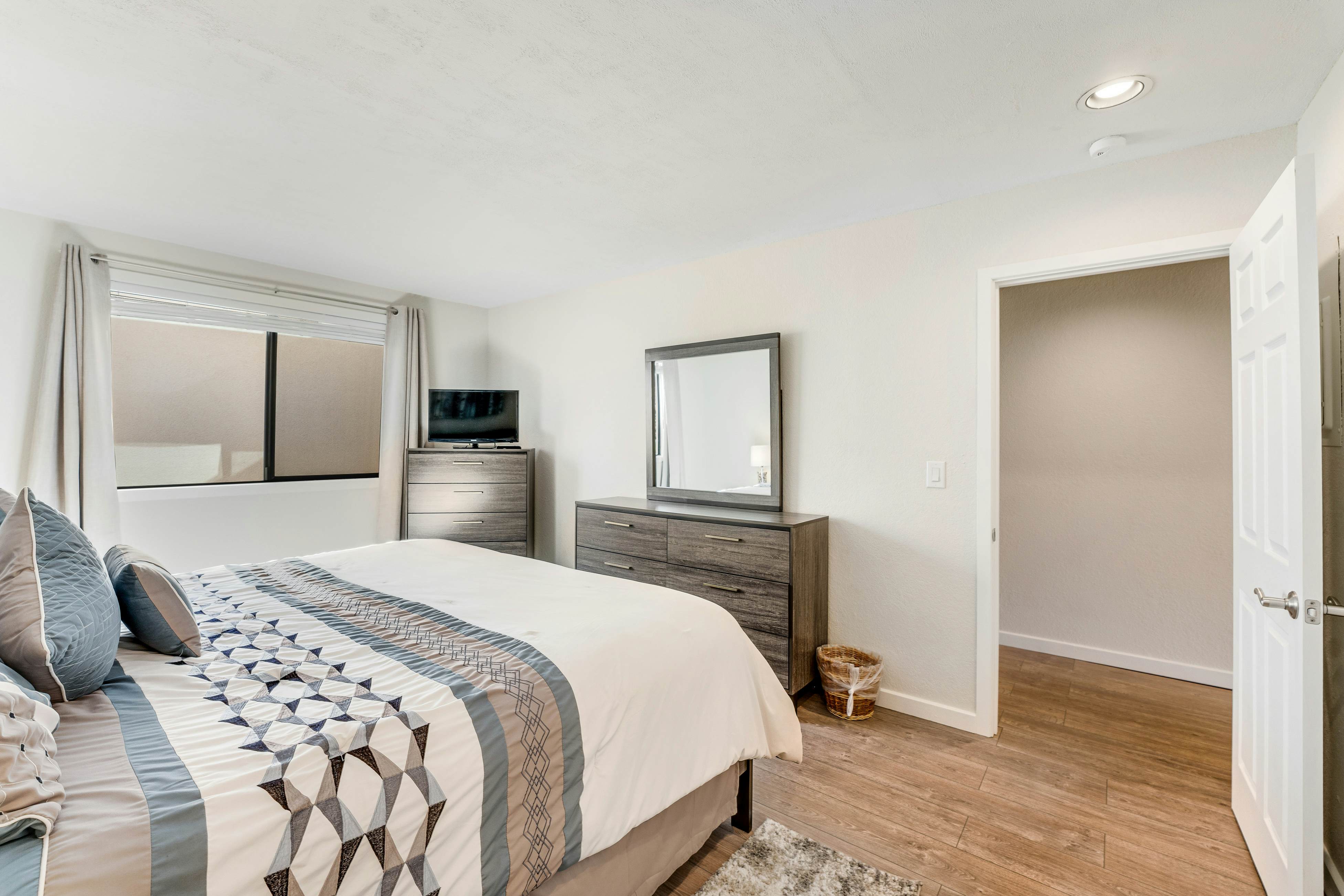 Lake Chelan Shores - Sweet Retreat  #3-3