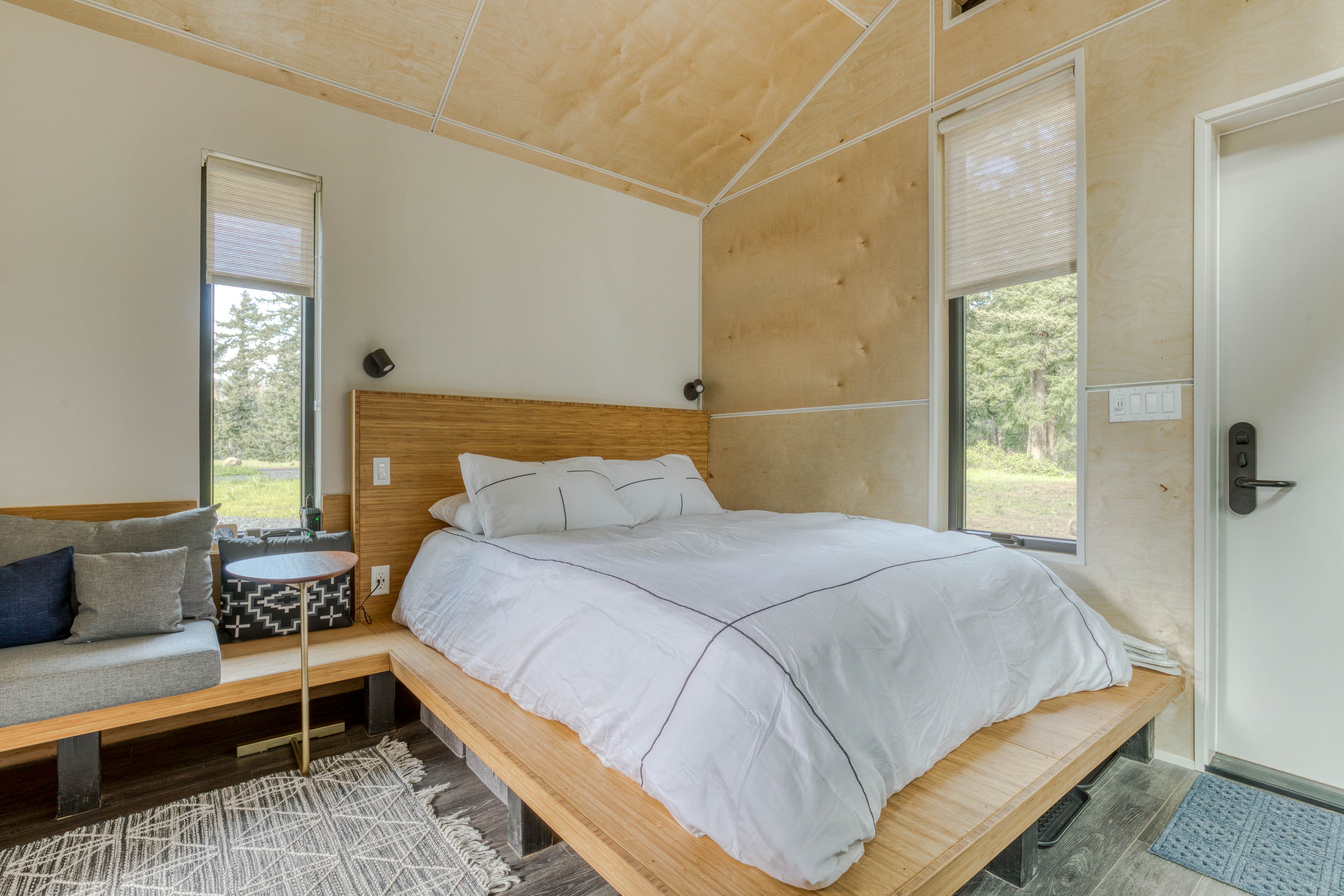 Tenzen Springs Cabin 6 0 BD Stevenson, WA Vacation Rental Vacasa