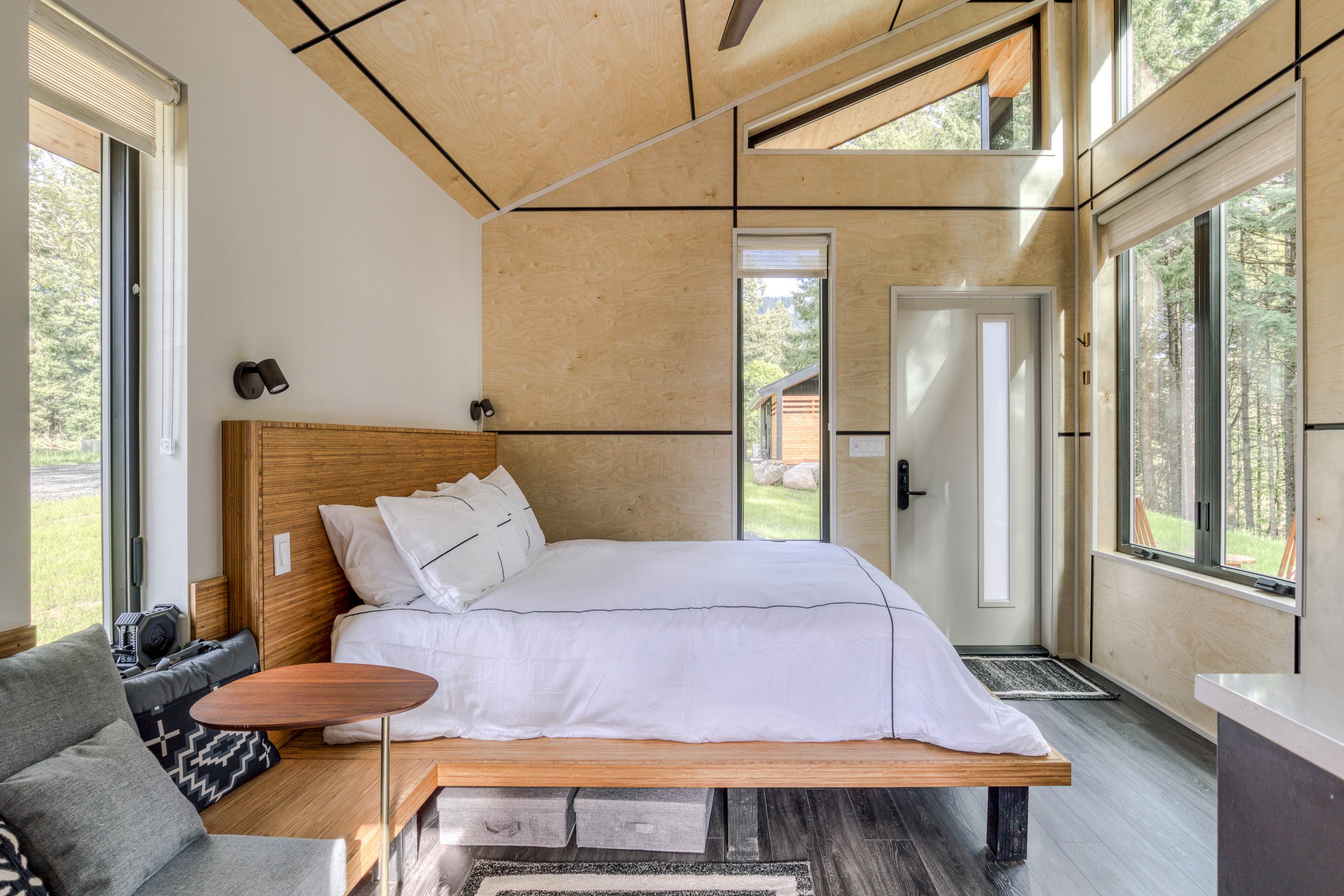 Tenzen Springs Cabin 5 0 BD Stevenson, WA Vacation Rental Vacasa