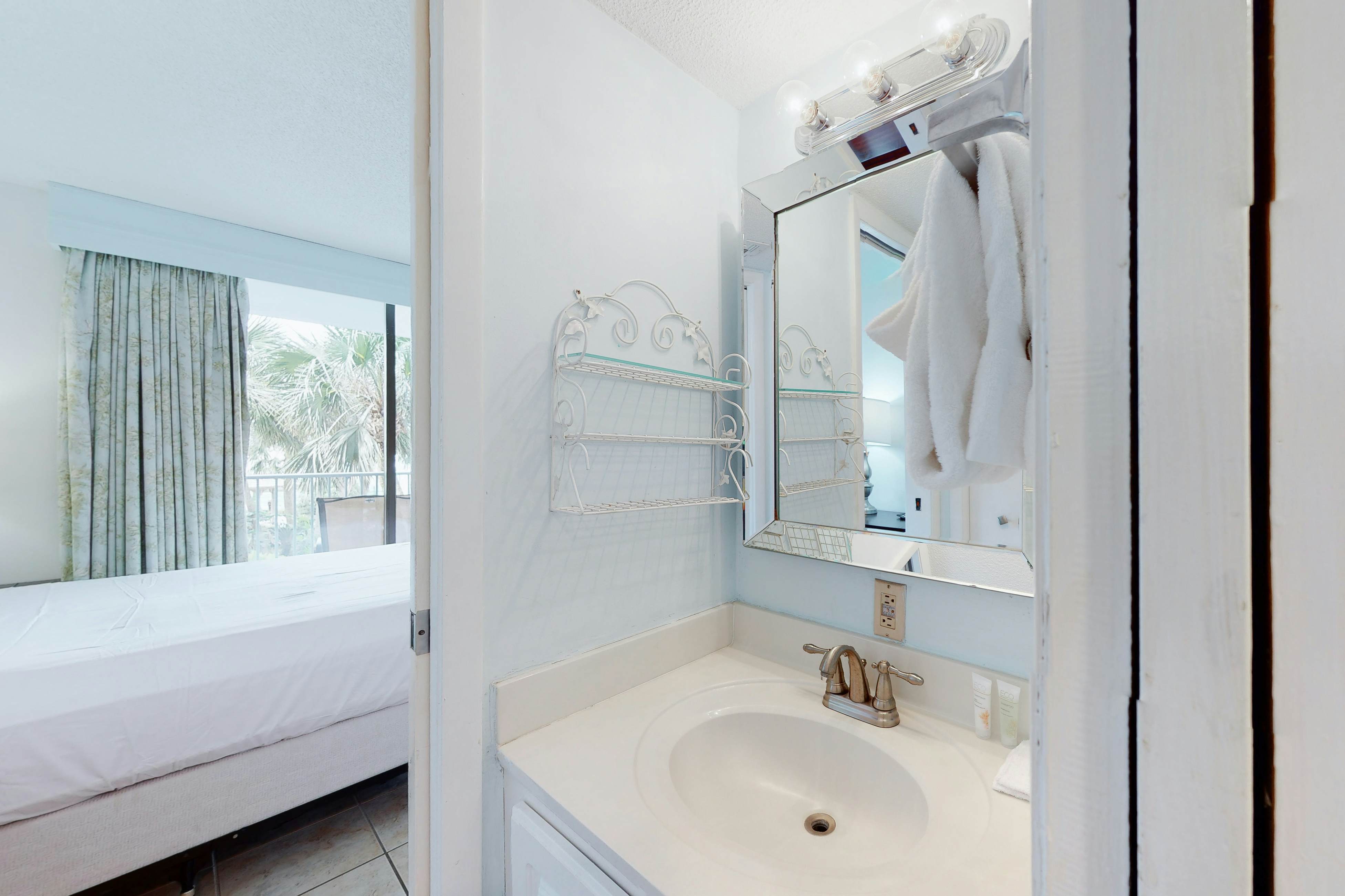 Gulf Shores Surf & Racquet Club 207A