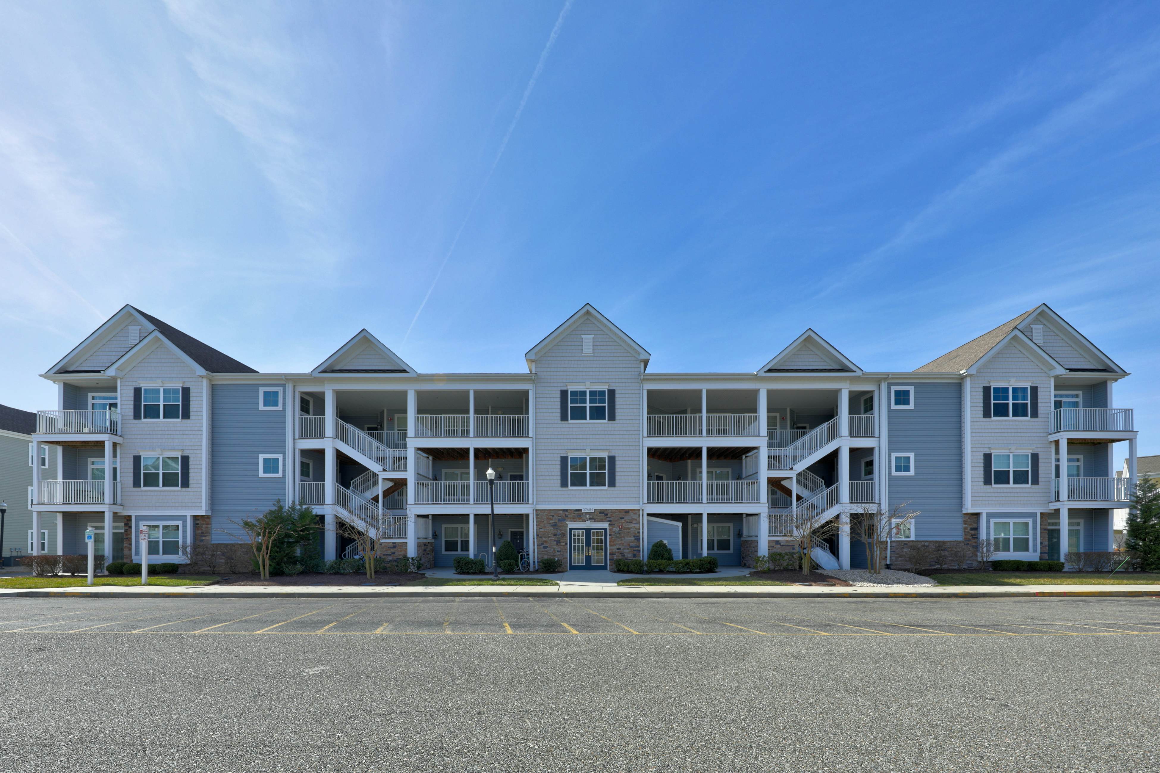 Grande at Canal Pointe 37684 Ulster Dr, Unit 13 3 BD Rehoboth
