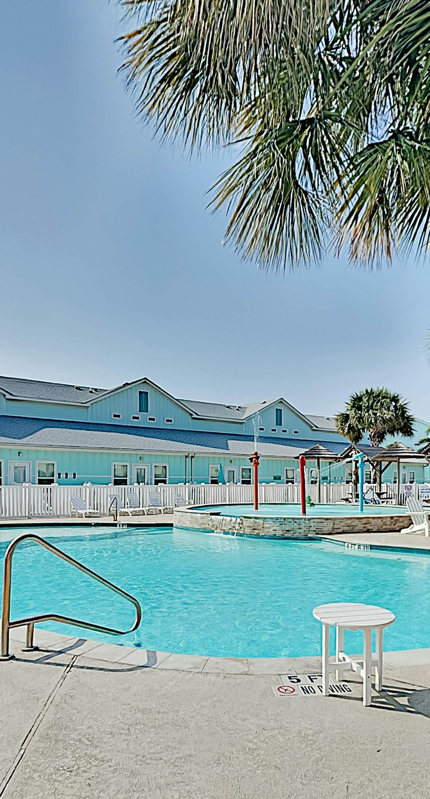 Nemo Cay - Mermaids Splash