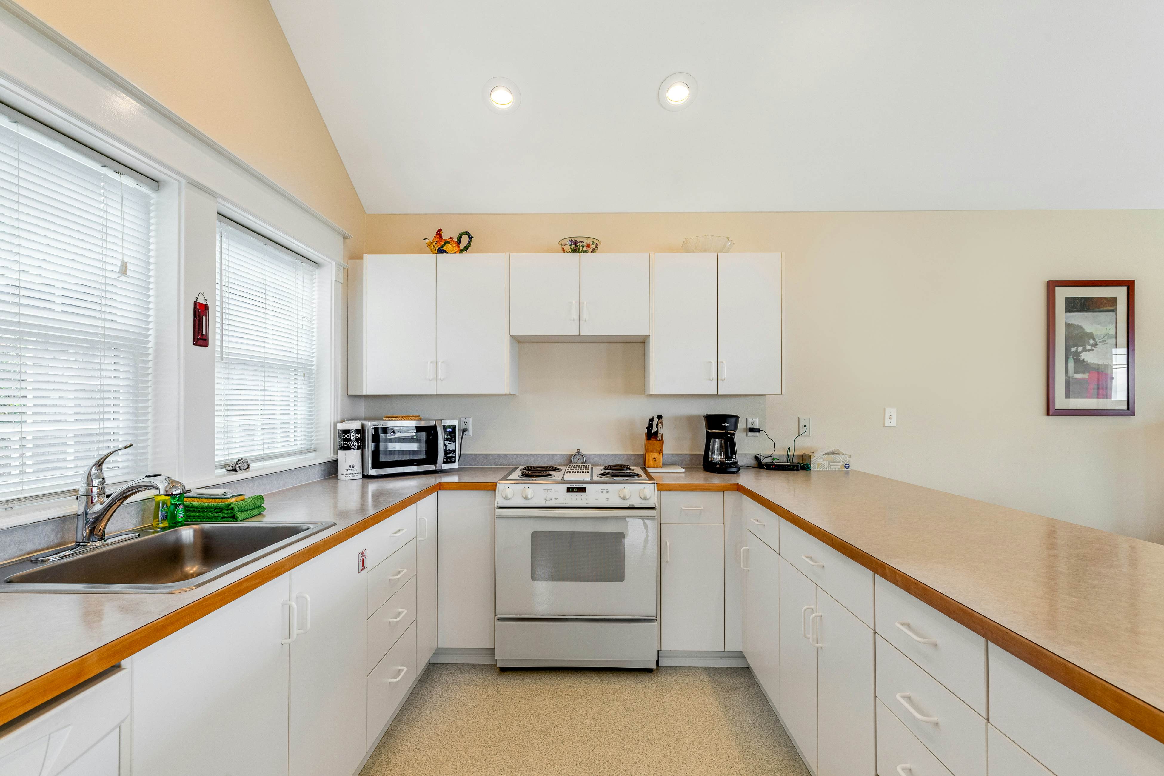 Fairhaven Applegate, Bennington, and Wakefield House 12 BD Newport