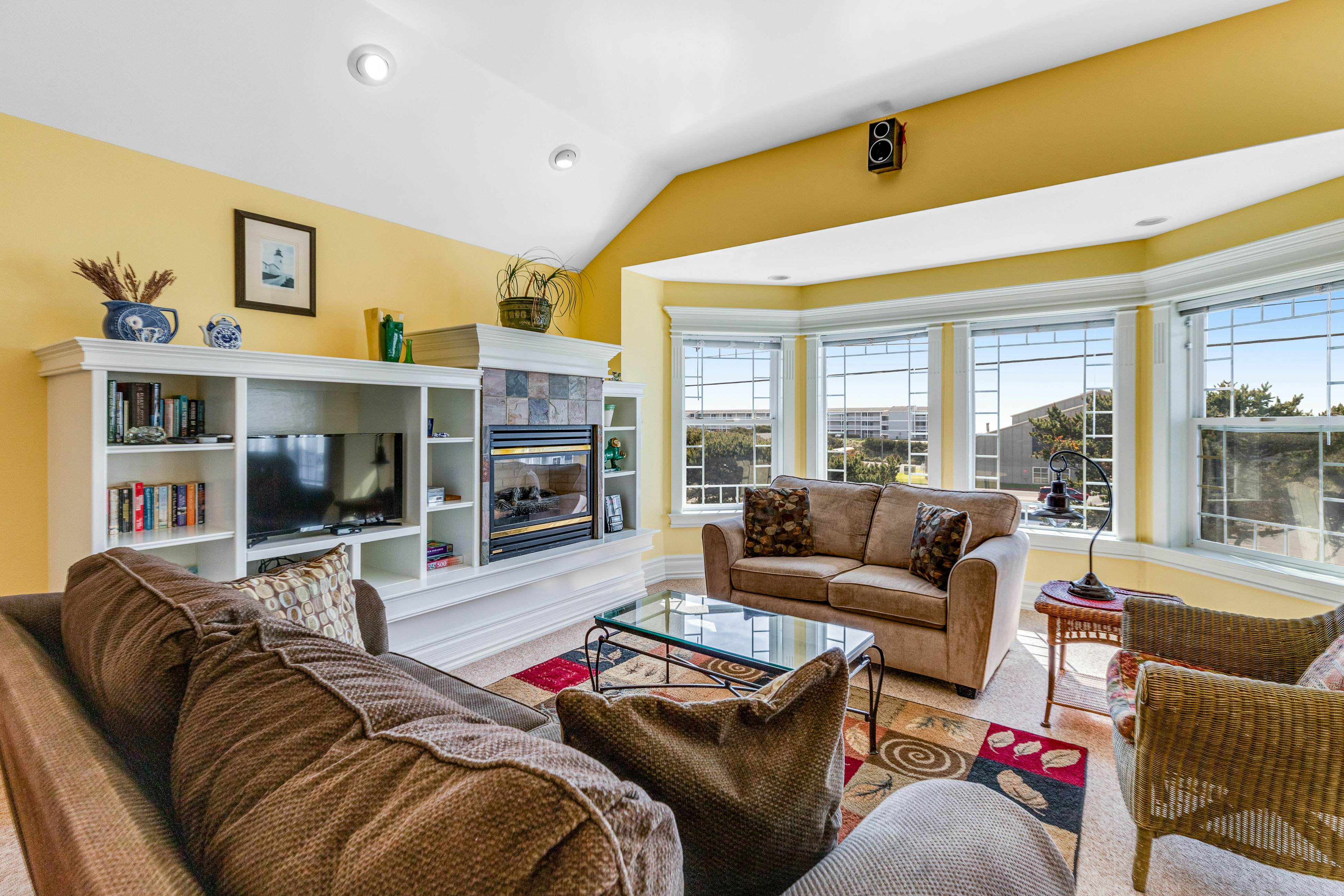 Fairhaven Applegate, Bennington, and Wakefield House 12 BD Newport