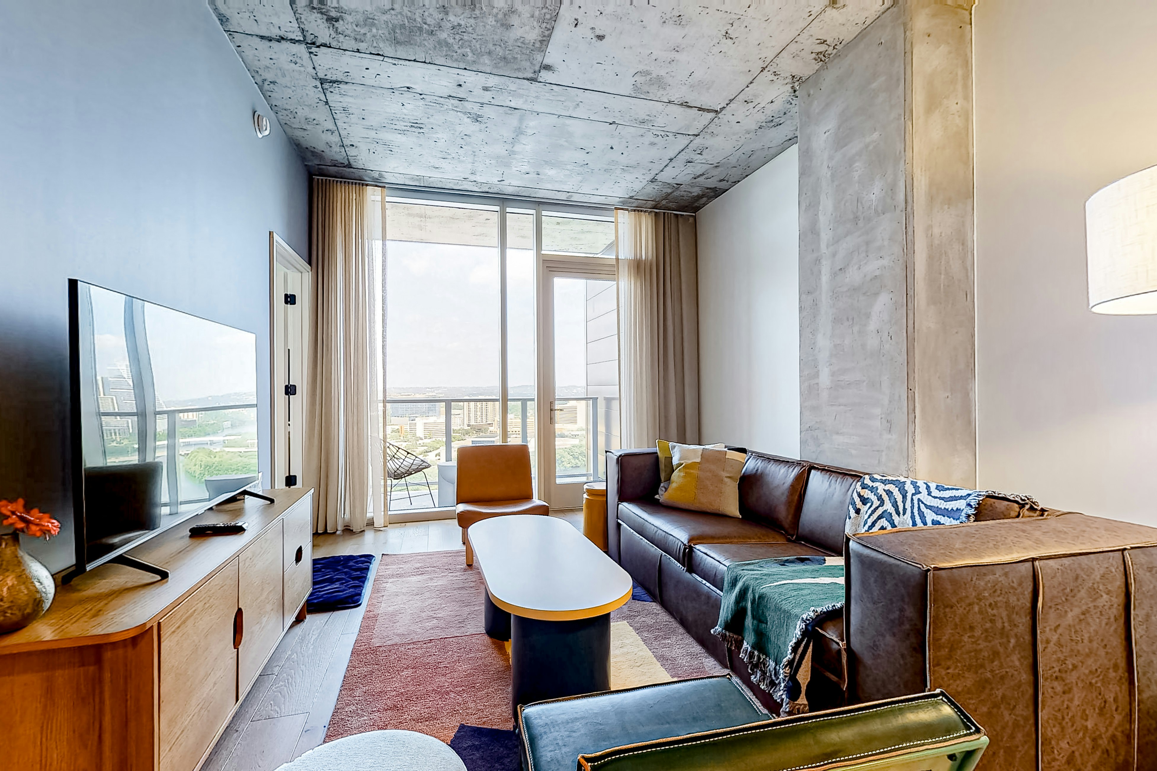 Natiivo Austin Modernist