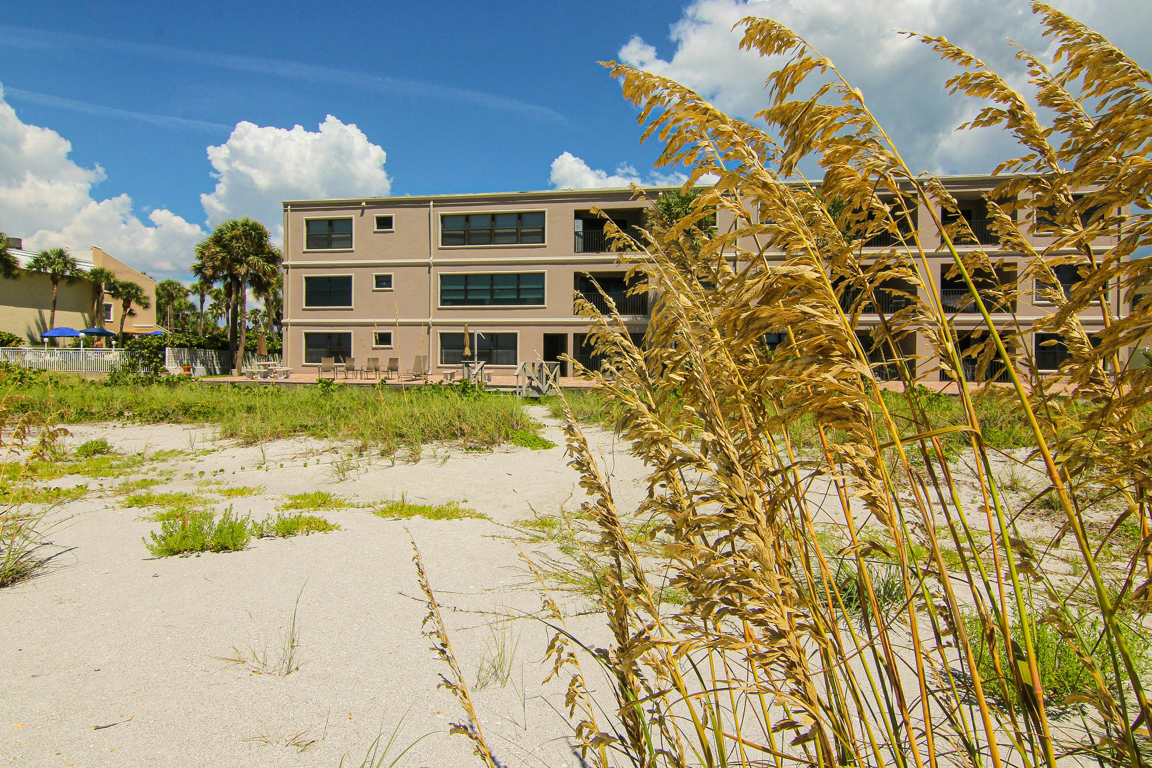 Belleair Sands 107 2 BD Belleair Beach, FL Vacation Rental Vacasa