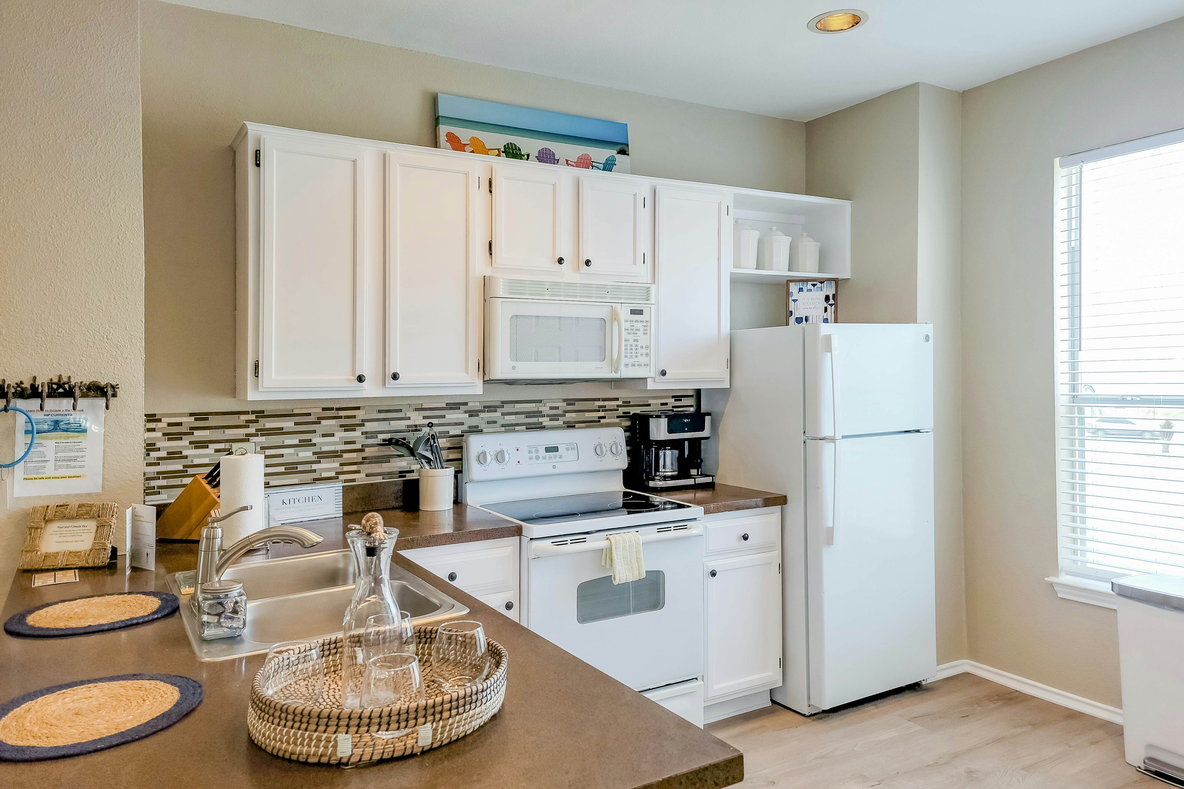 Beach Club - Ocean Breeze Retreat – Island Condo