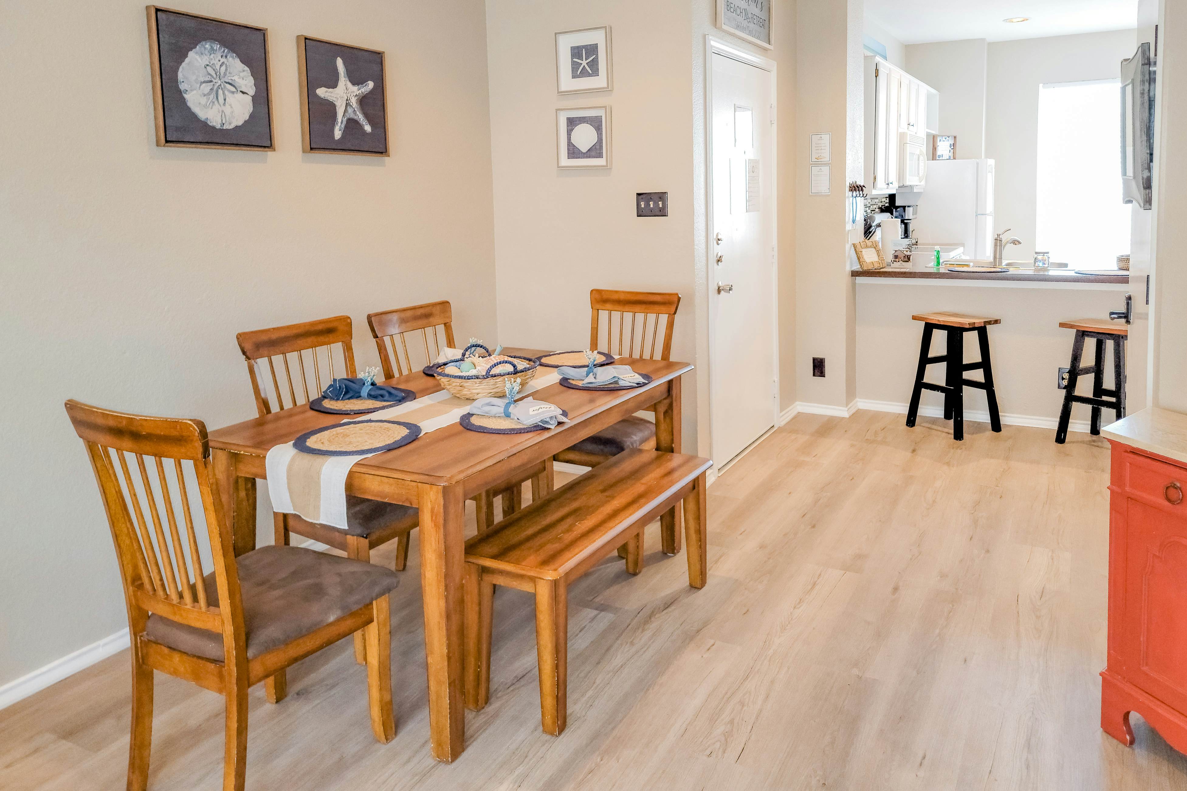 Beach Club - Ocean Breeze Retreat – Island Condo