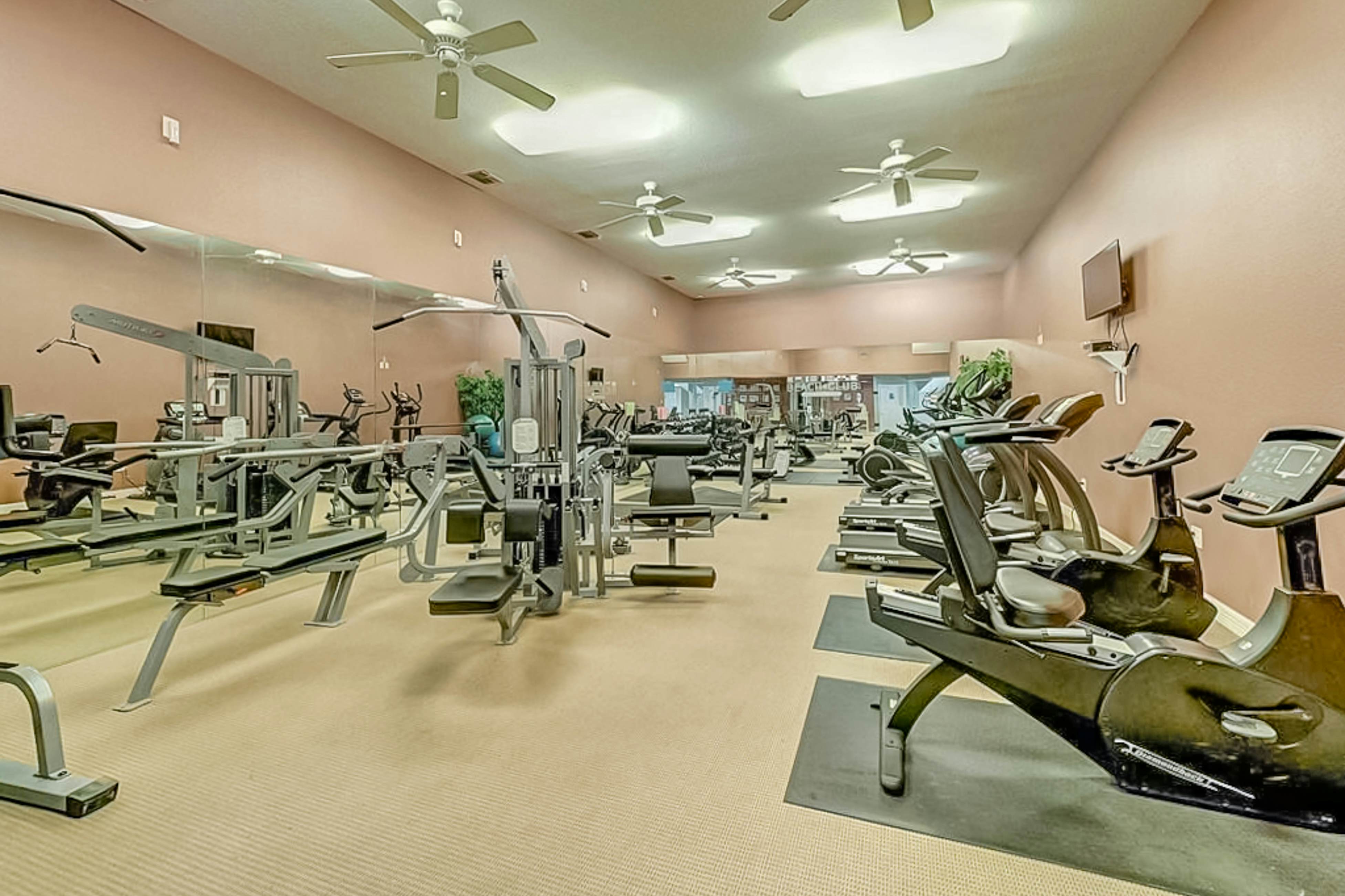 Beach Club - Ocean Breeze Retreat – Island Condo