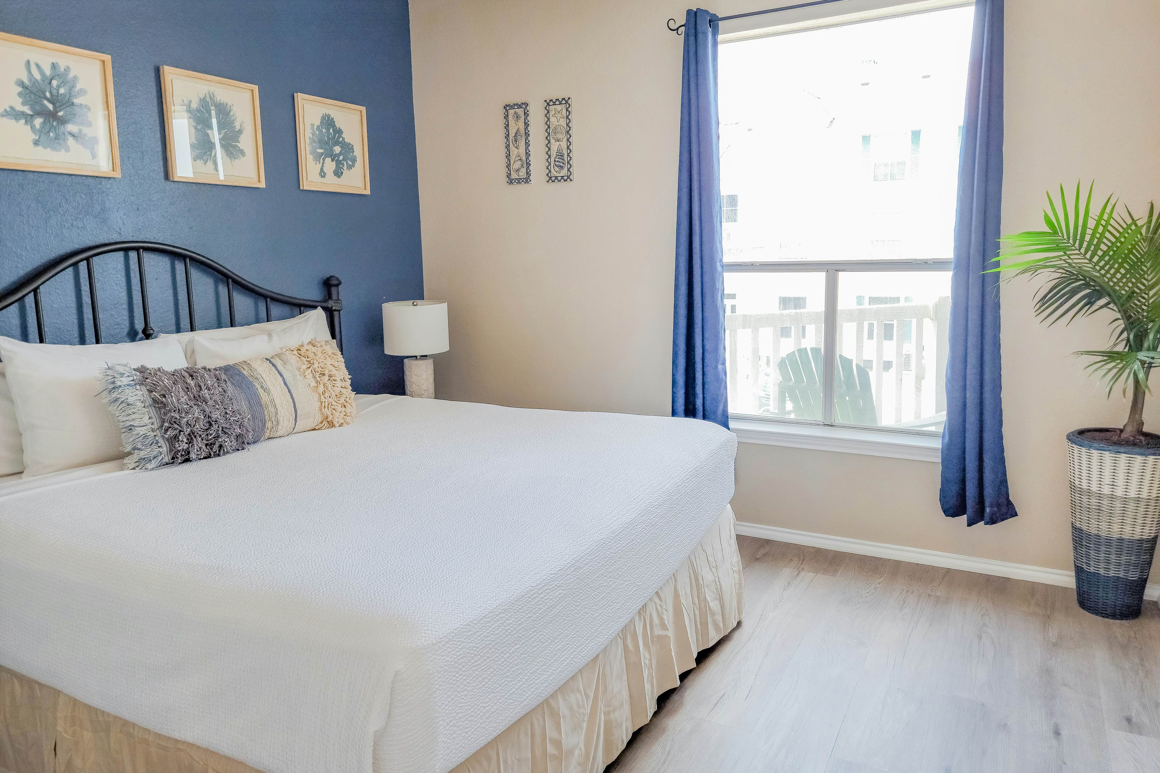 Beach Club - Ocean Breeze Retreat – Island Condo