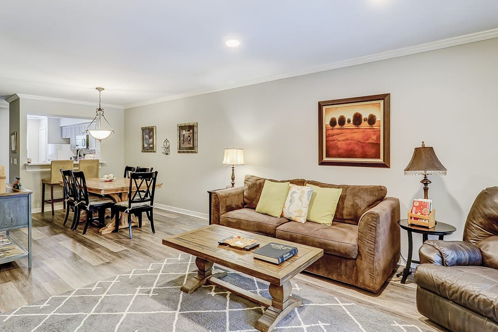 Well-appointed home with path to the beach, pool, private washer/dryer & AC — Hilton Head, SC — vacation rental