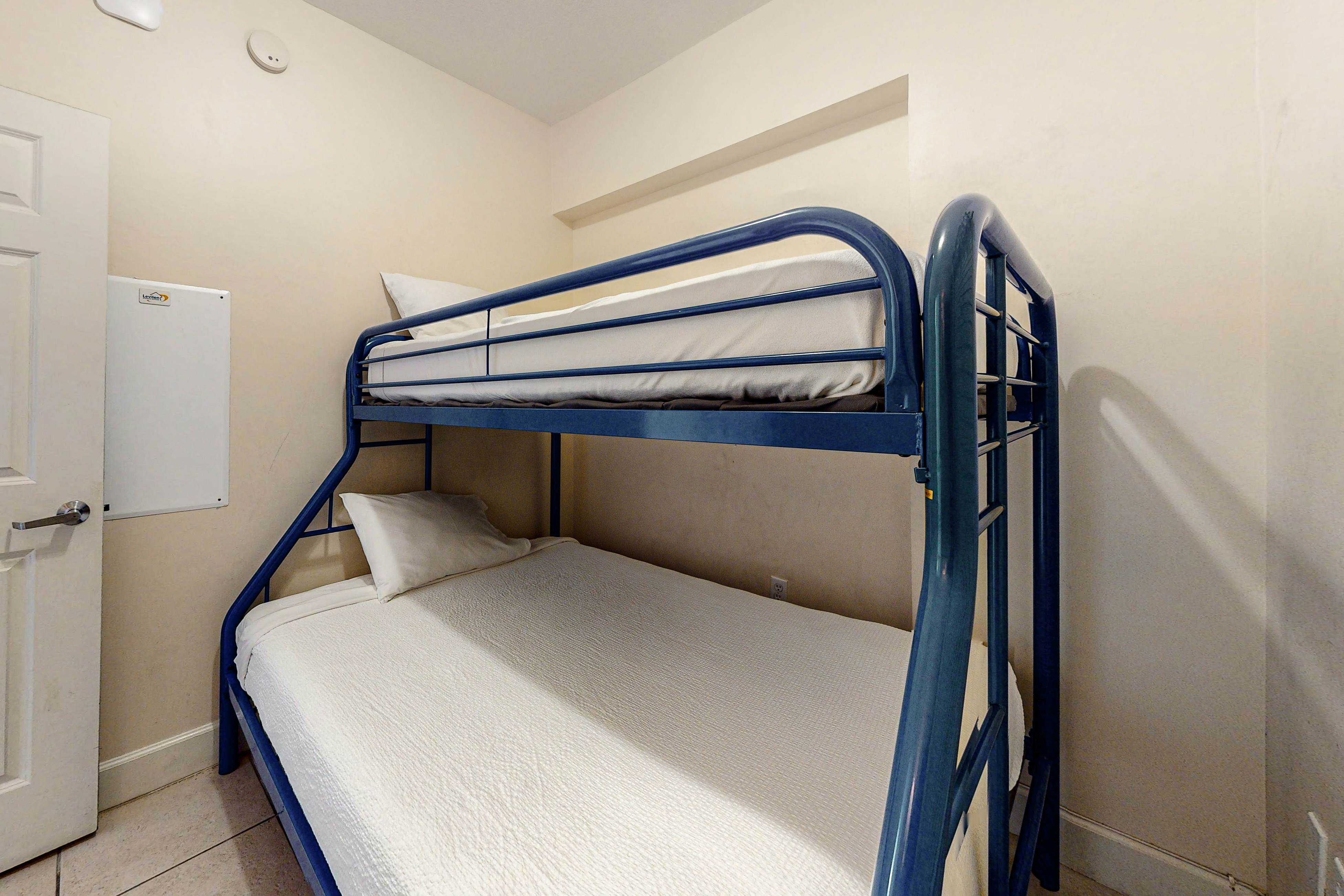 Sunrise Beach 1006 - Beachfront Condo