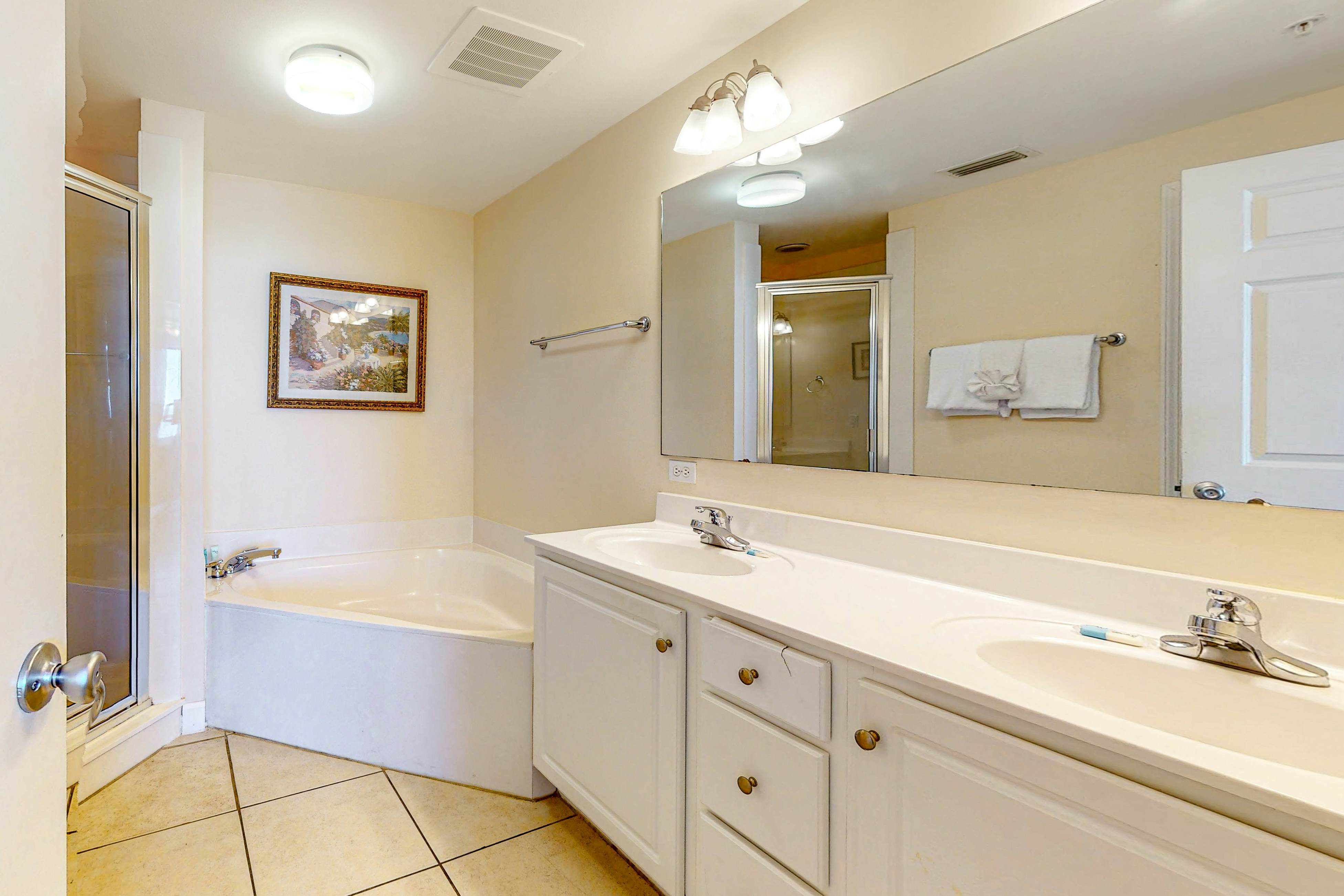 Sunrise Beach 1006 - Beachfront Condo