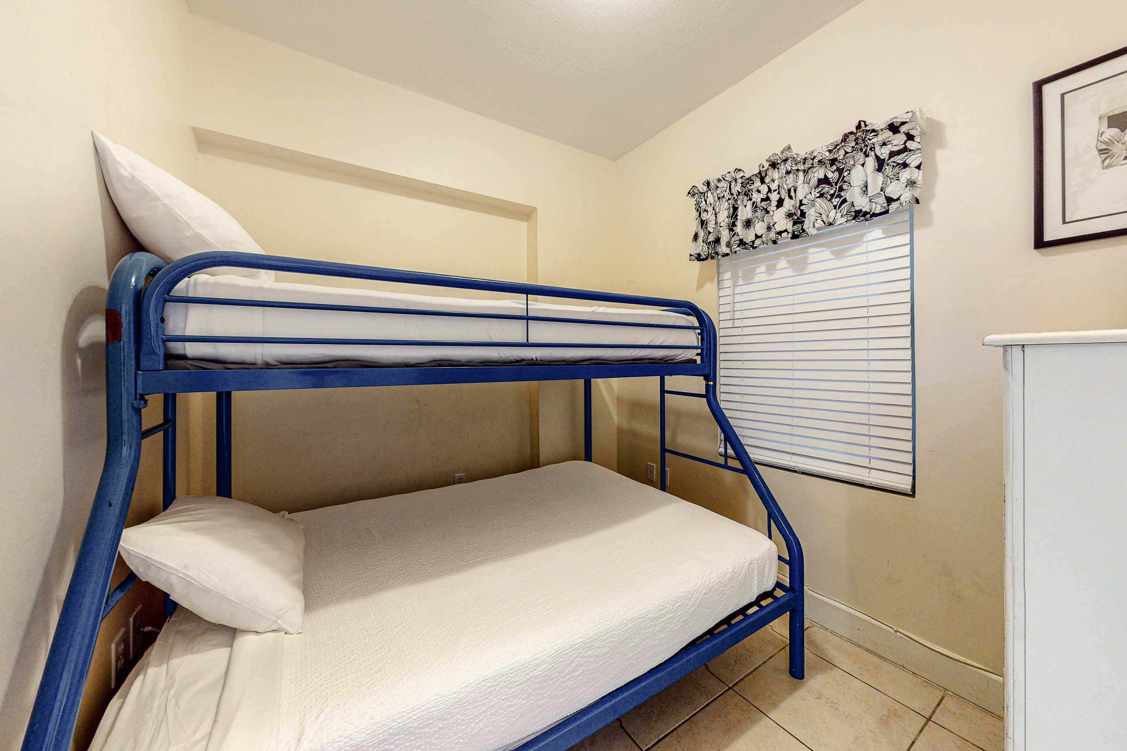 Sunrise Beach 1006 - Beachfront Condo