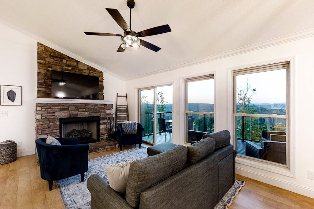 Panoramic Norris Lake RetreatใปViewsใปDeckใปGame Room โ Norris Lake, TN โ vacation rental
