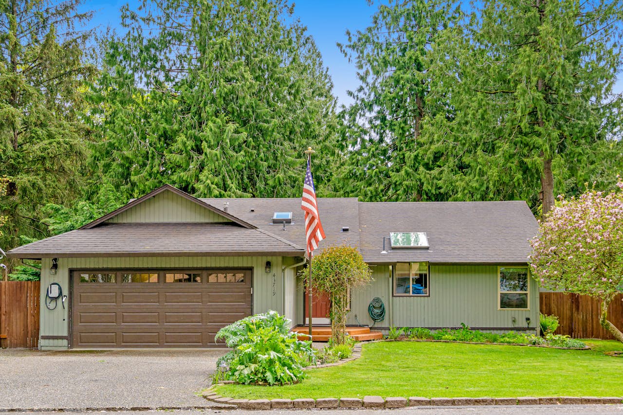 South Fork Retreat 3 BD North Bend, WA Vacation Rental Vacasa