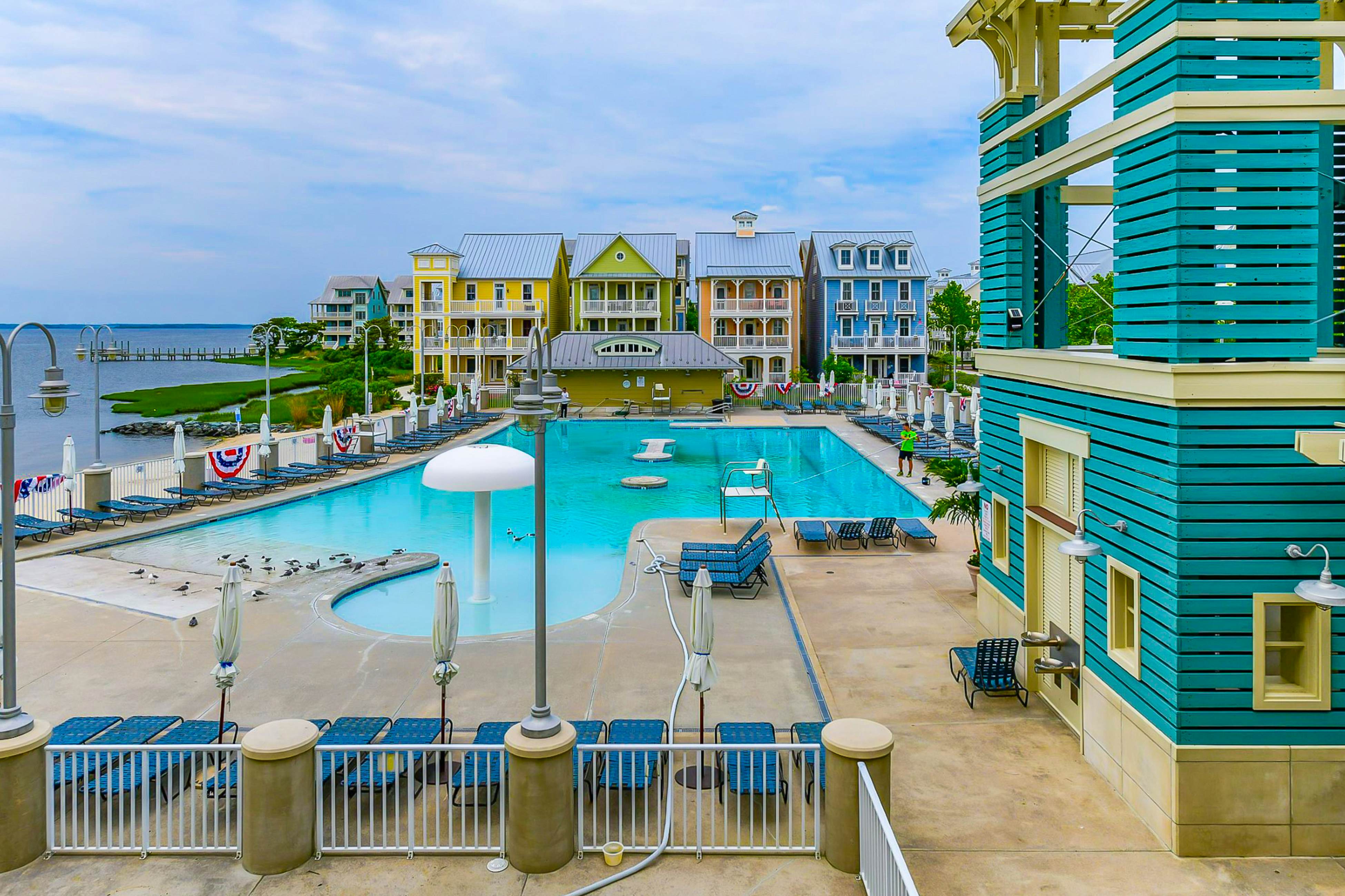 Sunset Island - 37 Fountain Dr W 3B