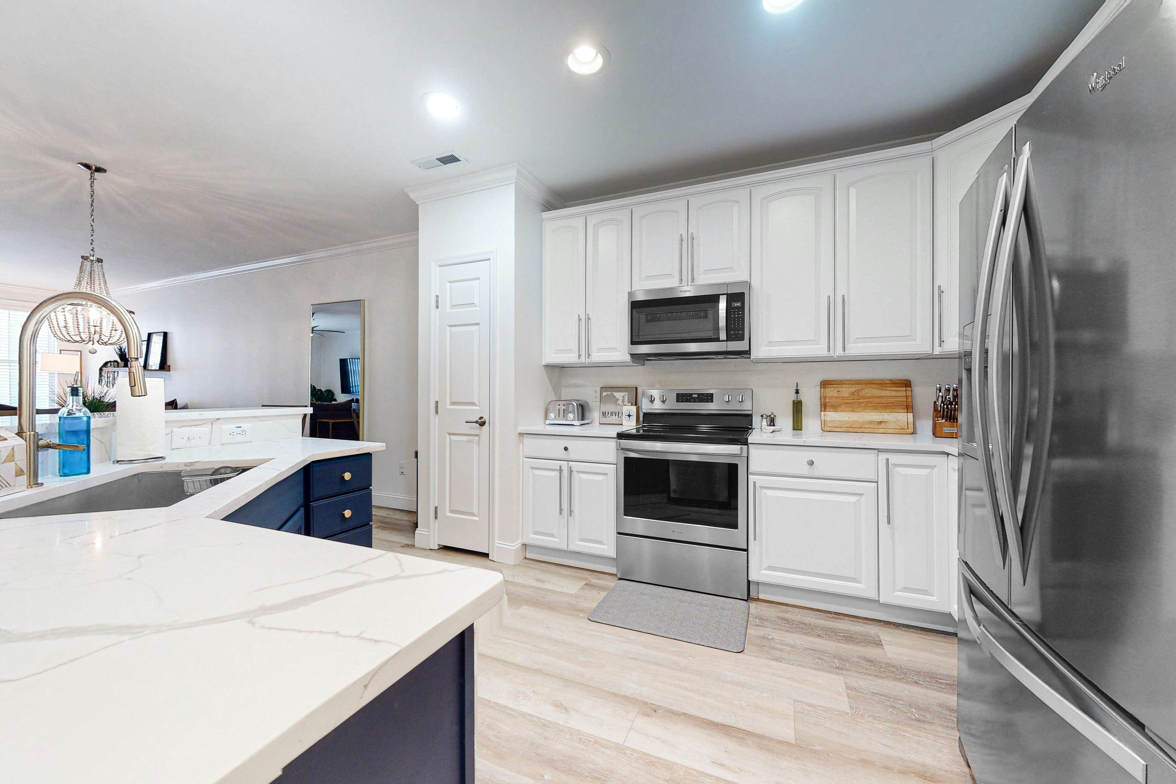 Sunset Island - 37 Fountain Dr W 3B