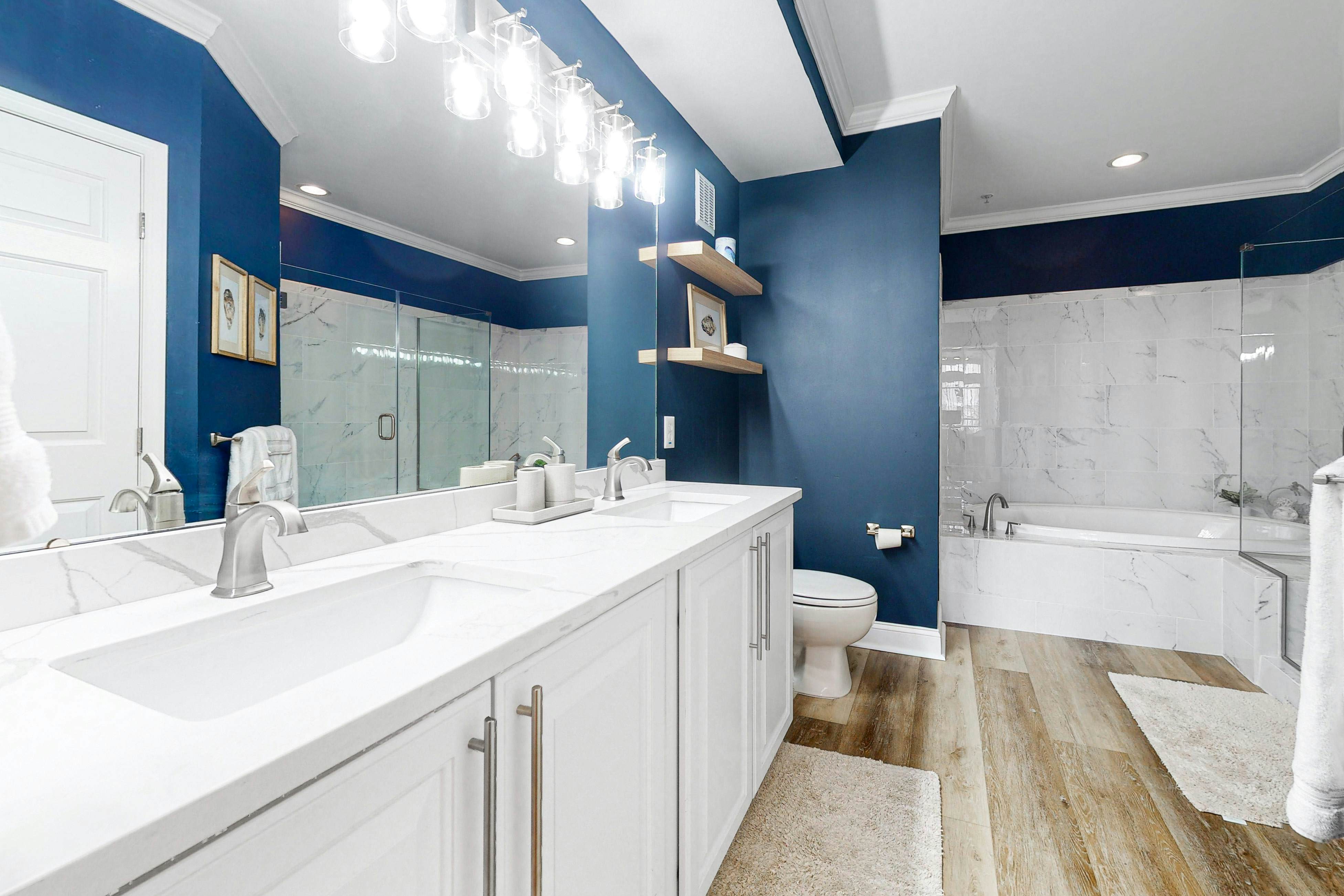 Sunset Island - 37 Fountain Dr W 3B