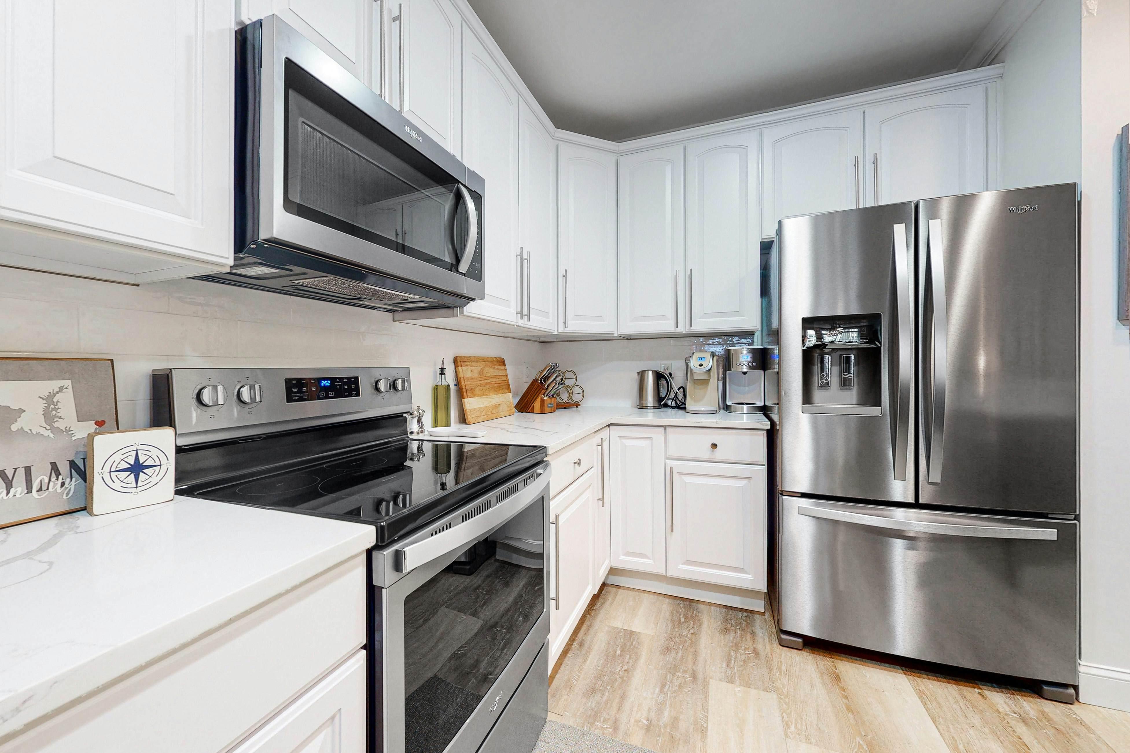 Sunset Island - 37 Fountain Dr W 3B