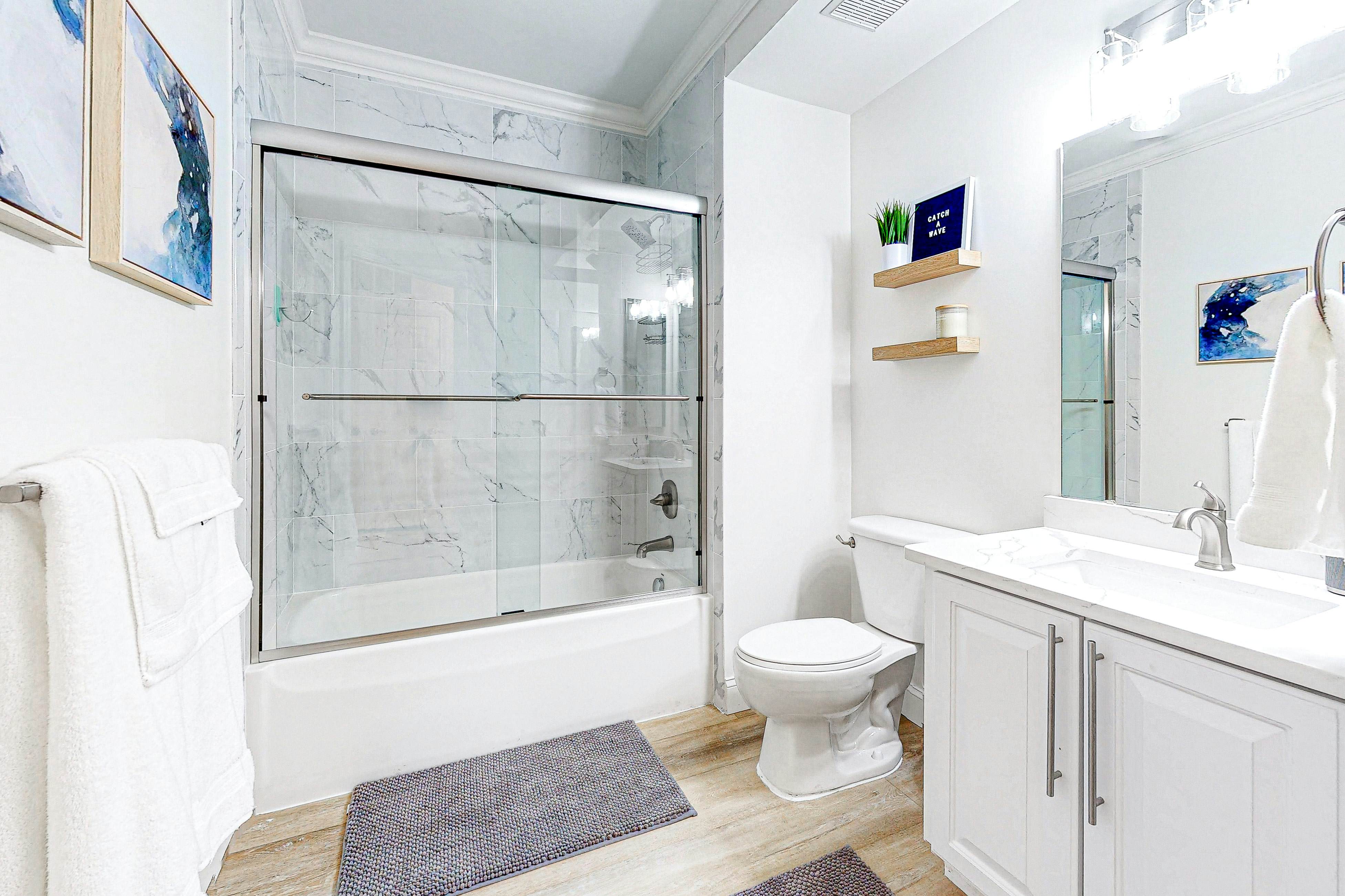 Sunset Island - 37 Fountain Dr W 3B