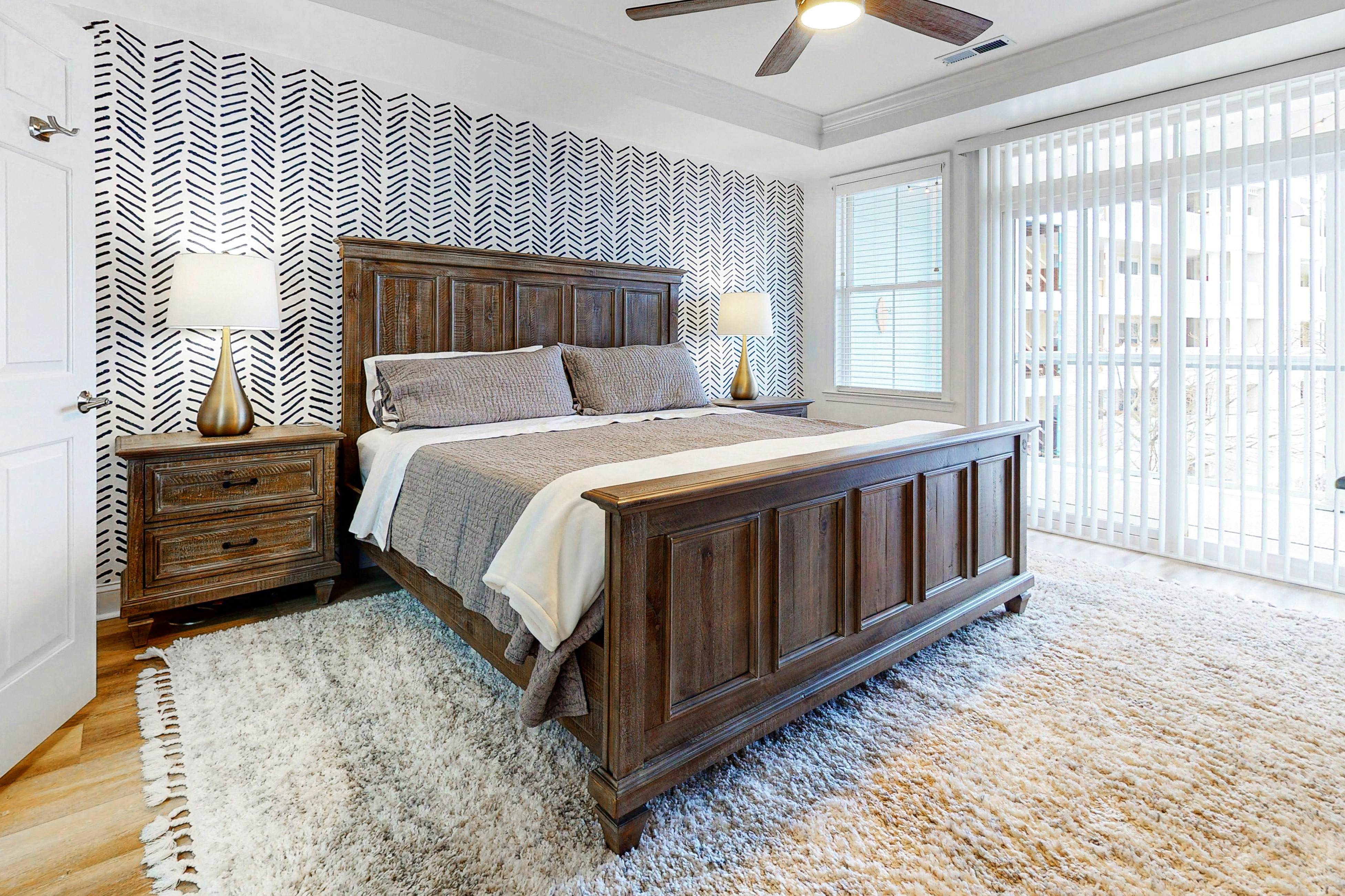 Sunset Island - 37 Fountain Dr W 3B