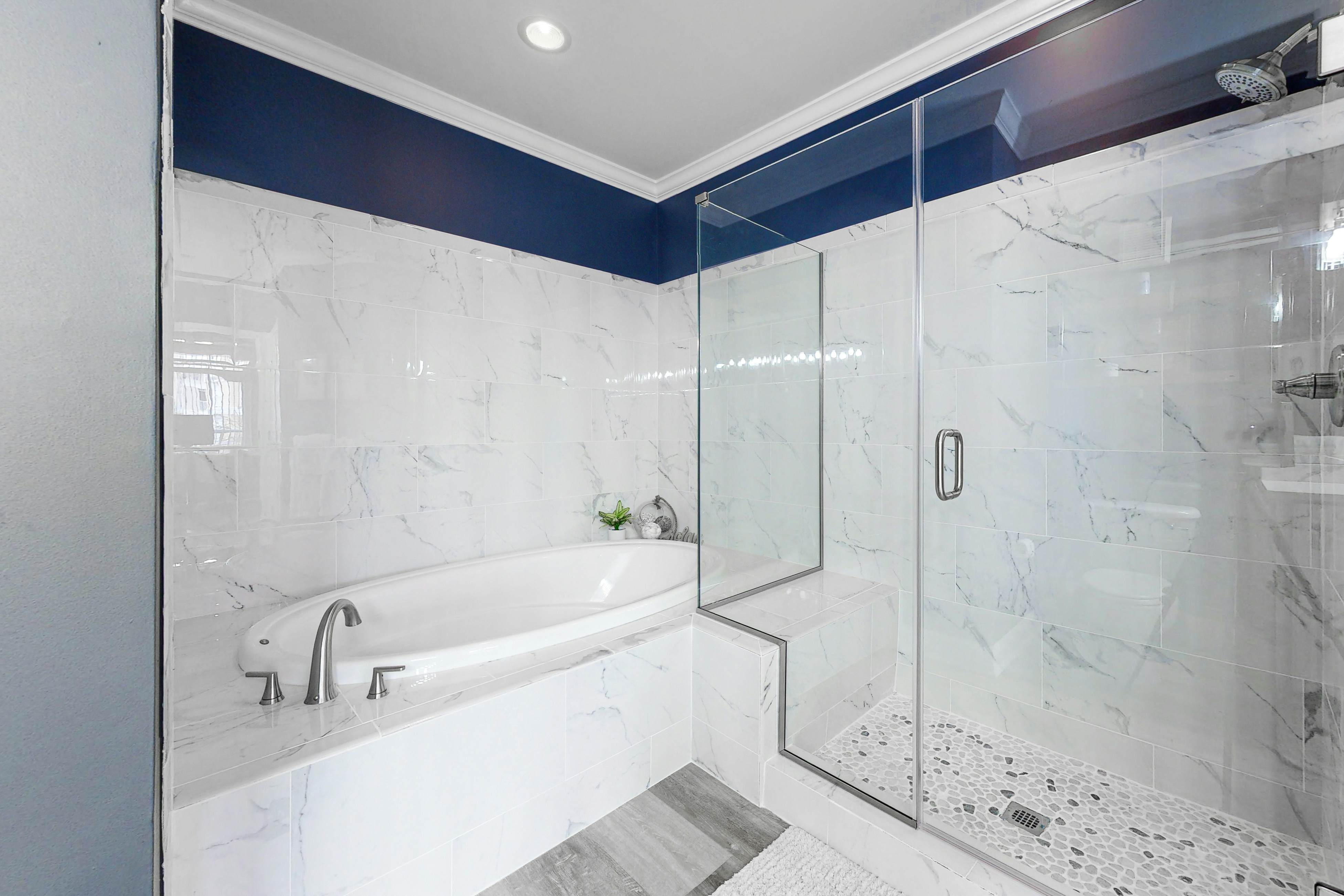 Sunset Island - 37 Fountain Dr W 3B