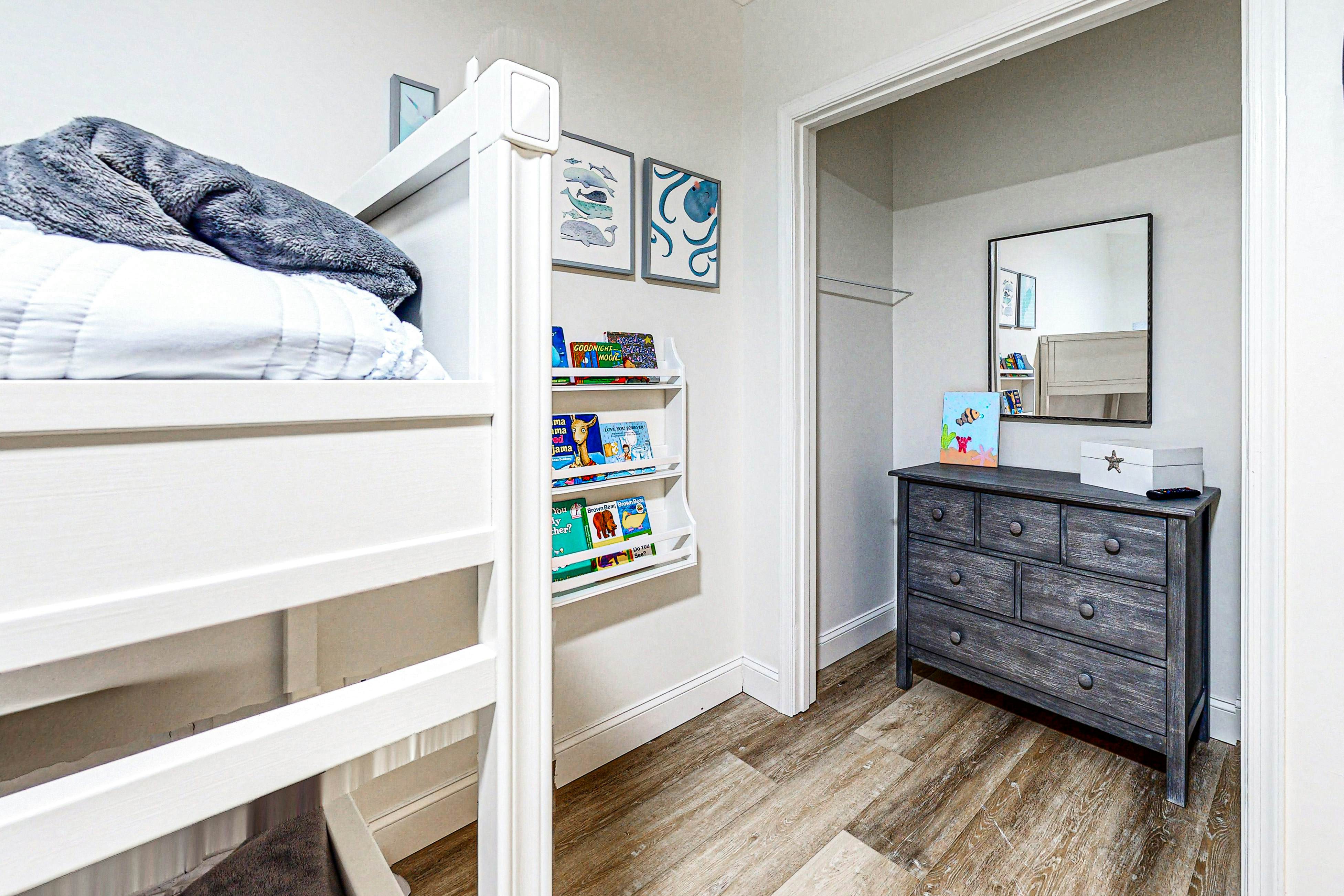 Sunset Island - 37 Fountain Dr W 3B