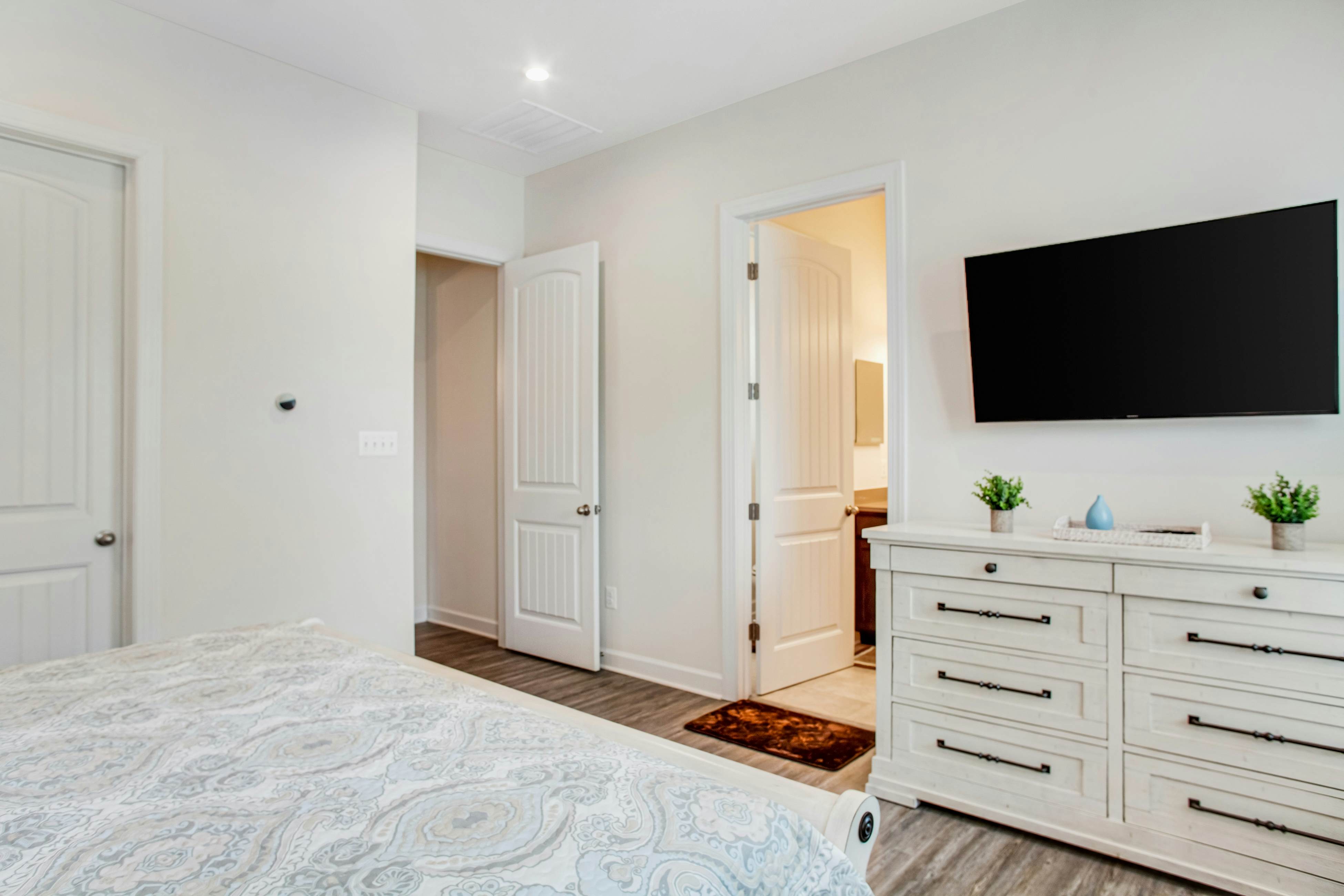 Ocean View Beach Club - 2 Middlesex Dr