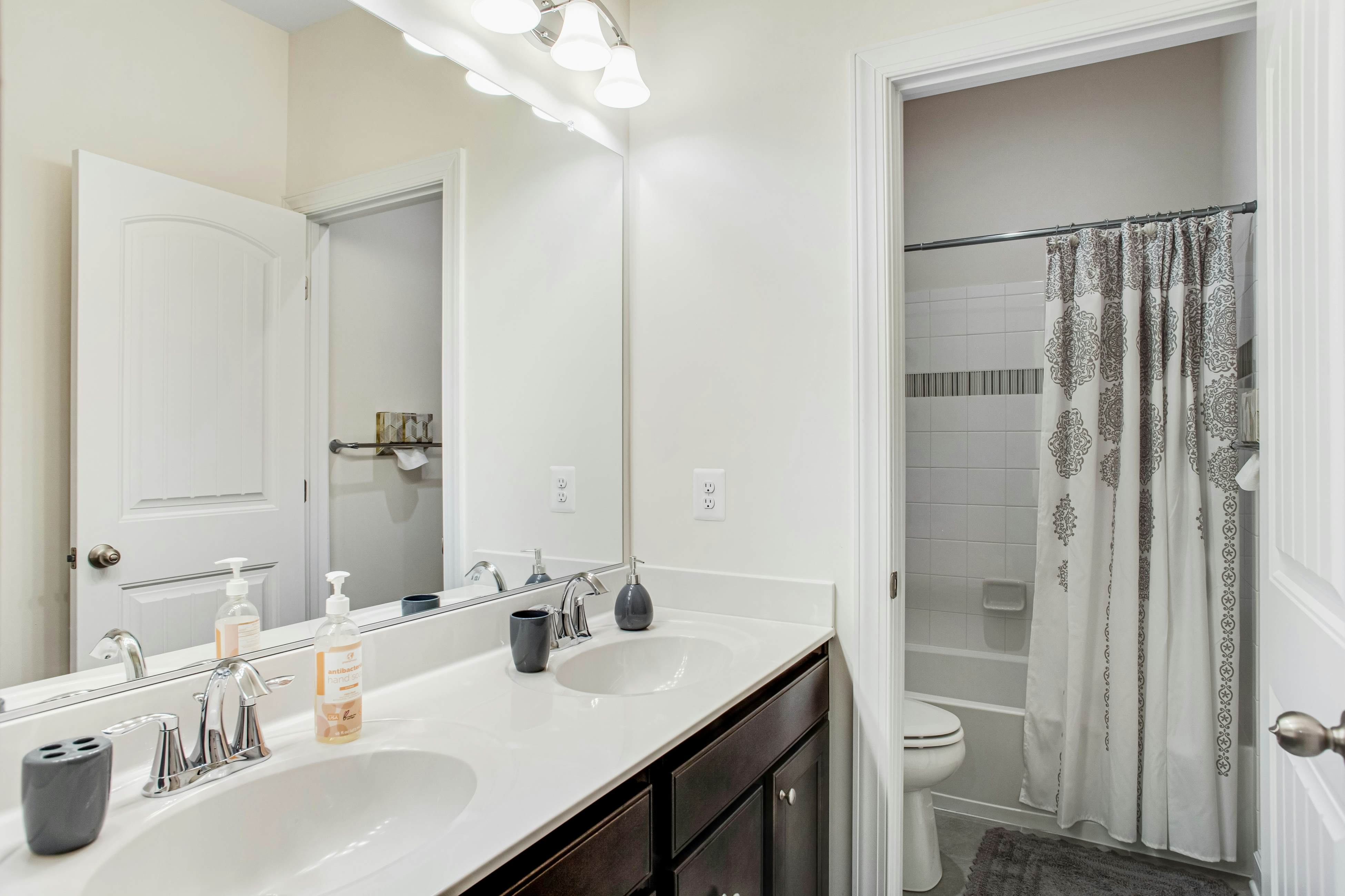 Ocean View Beach Club - 2 Middlesex Dr