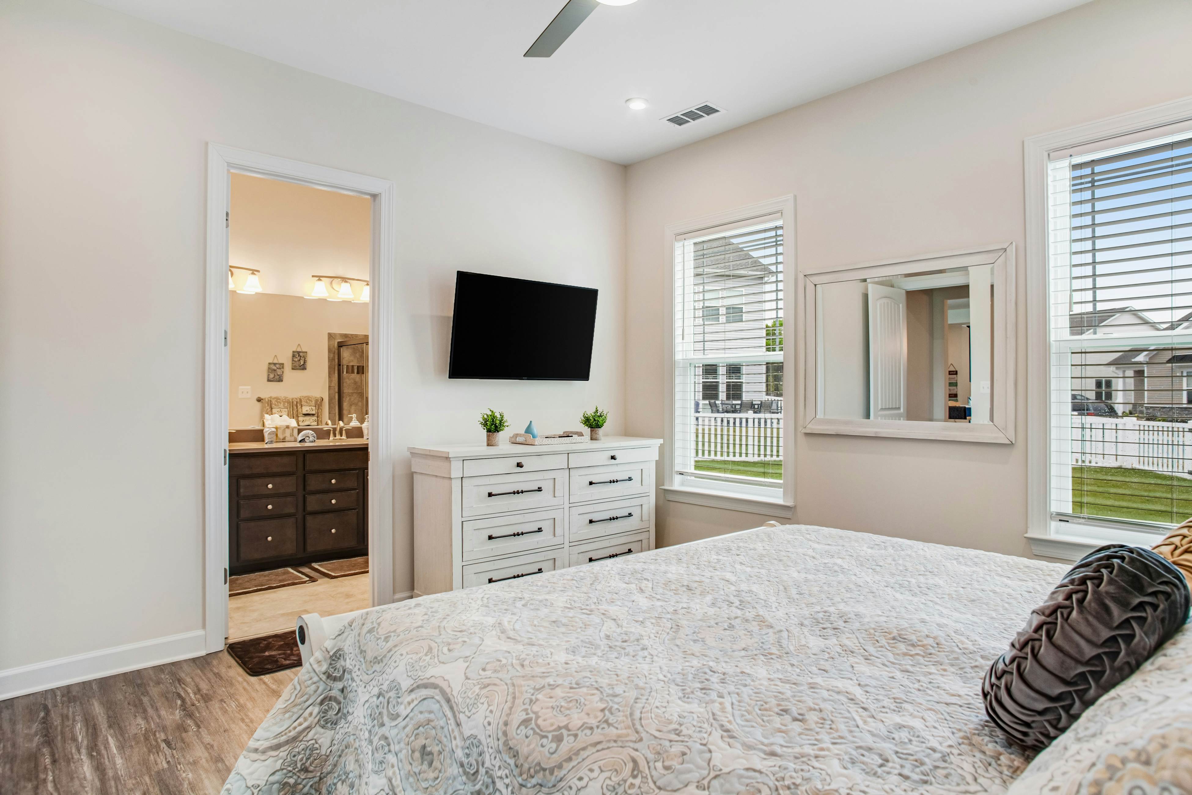 Ocean View Beach Club - 2 Middlesex Dr