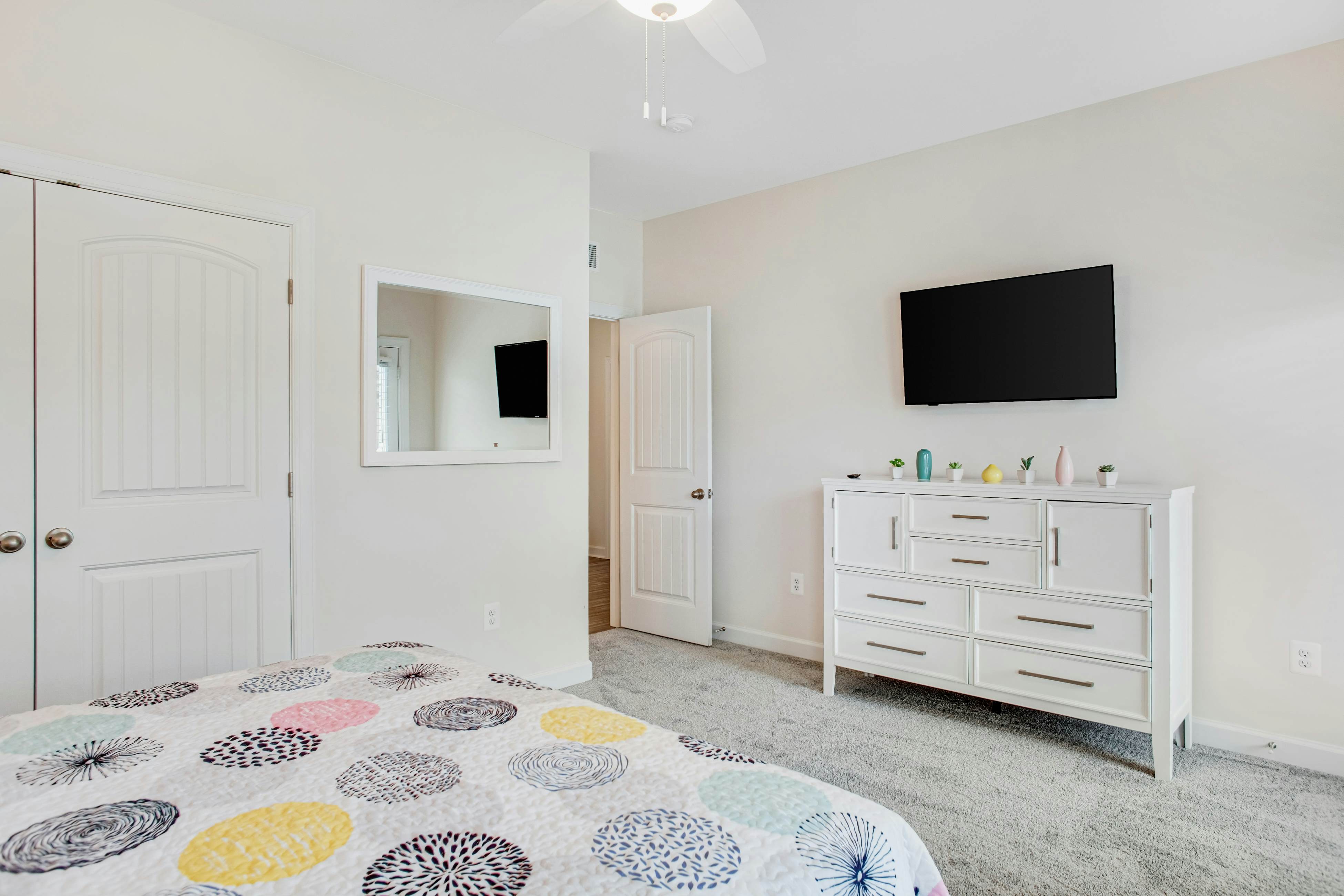 Ocean View Beach Club - 2 Middlesex Dr