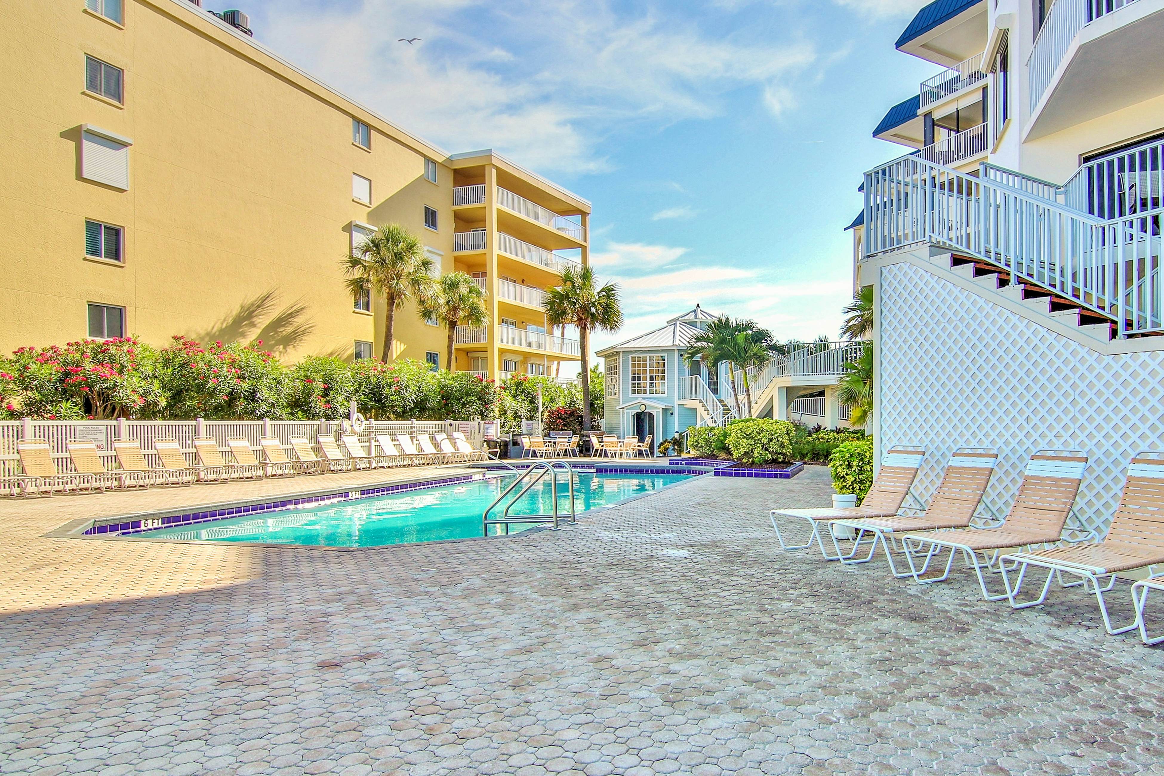 Beach Palms 406 | 2 BD Indian Shores, FL Vacation Rental | Vacasa