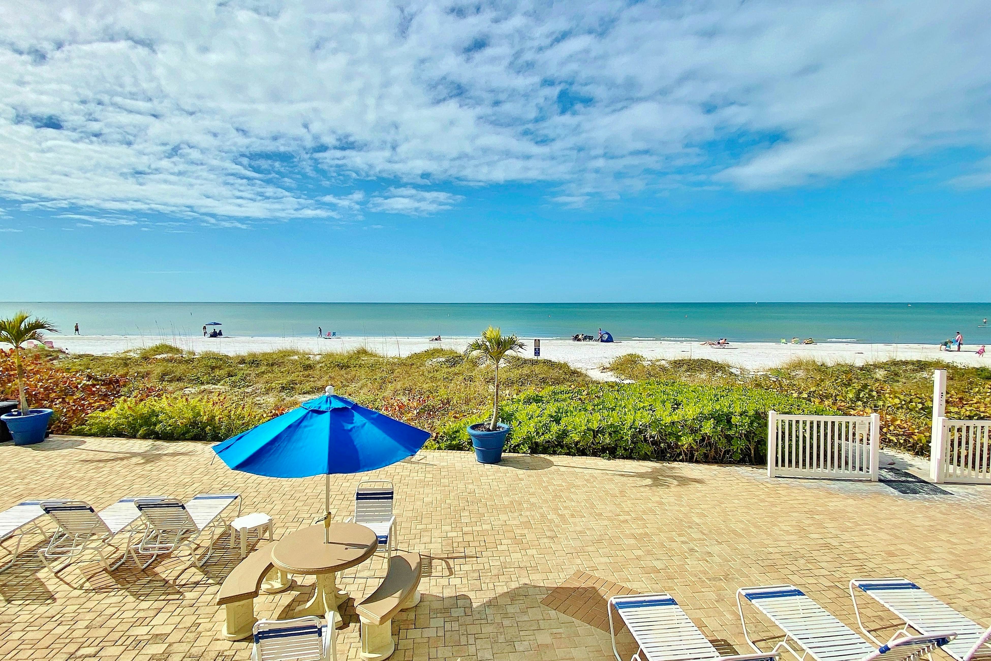 Belleair Beach Club 112 1 BD Belleair Beach, FL Vacation Rental Vacasa